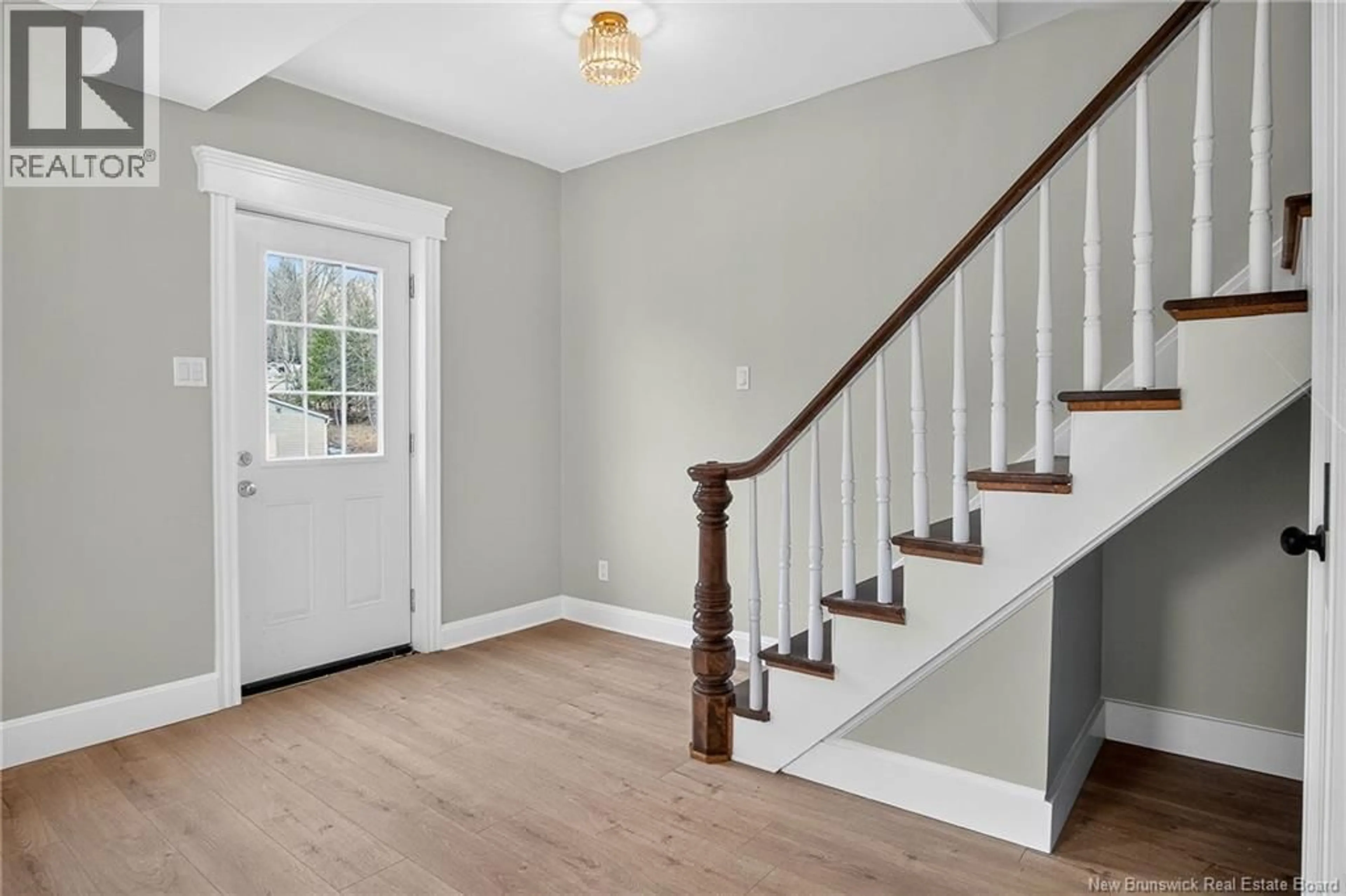 Indoor entryway for 864 MAIN STREET, Hampton New Brunswick E5N6B2