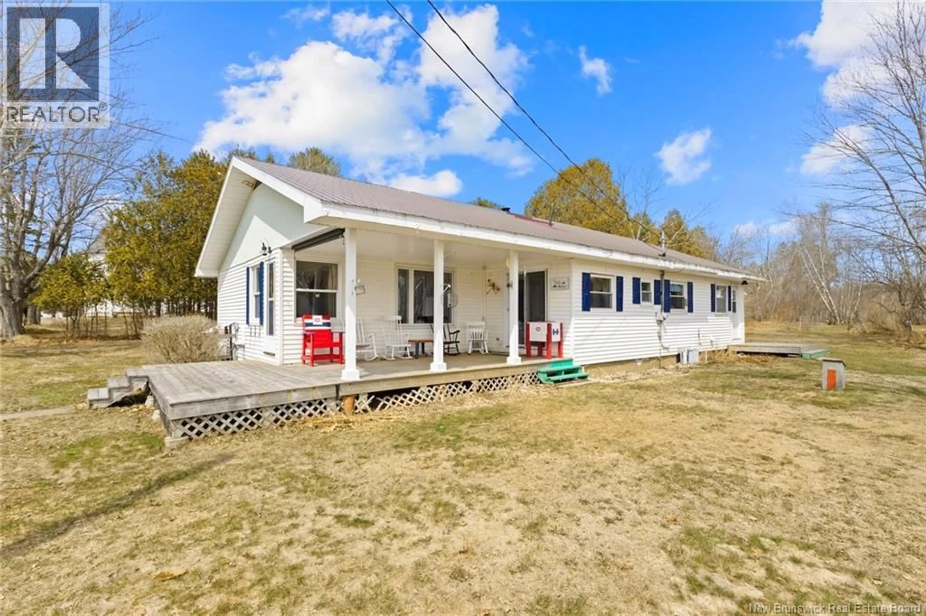 A pic from outside/outdoor area/front of a property/back of a property/a pic from drone, building for 11 WHARF ROAD, Newcastle Creek New Brunswick E4R2J8