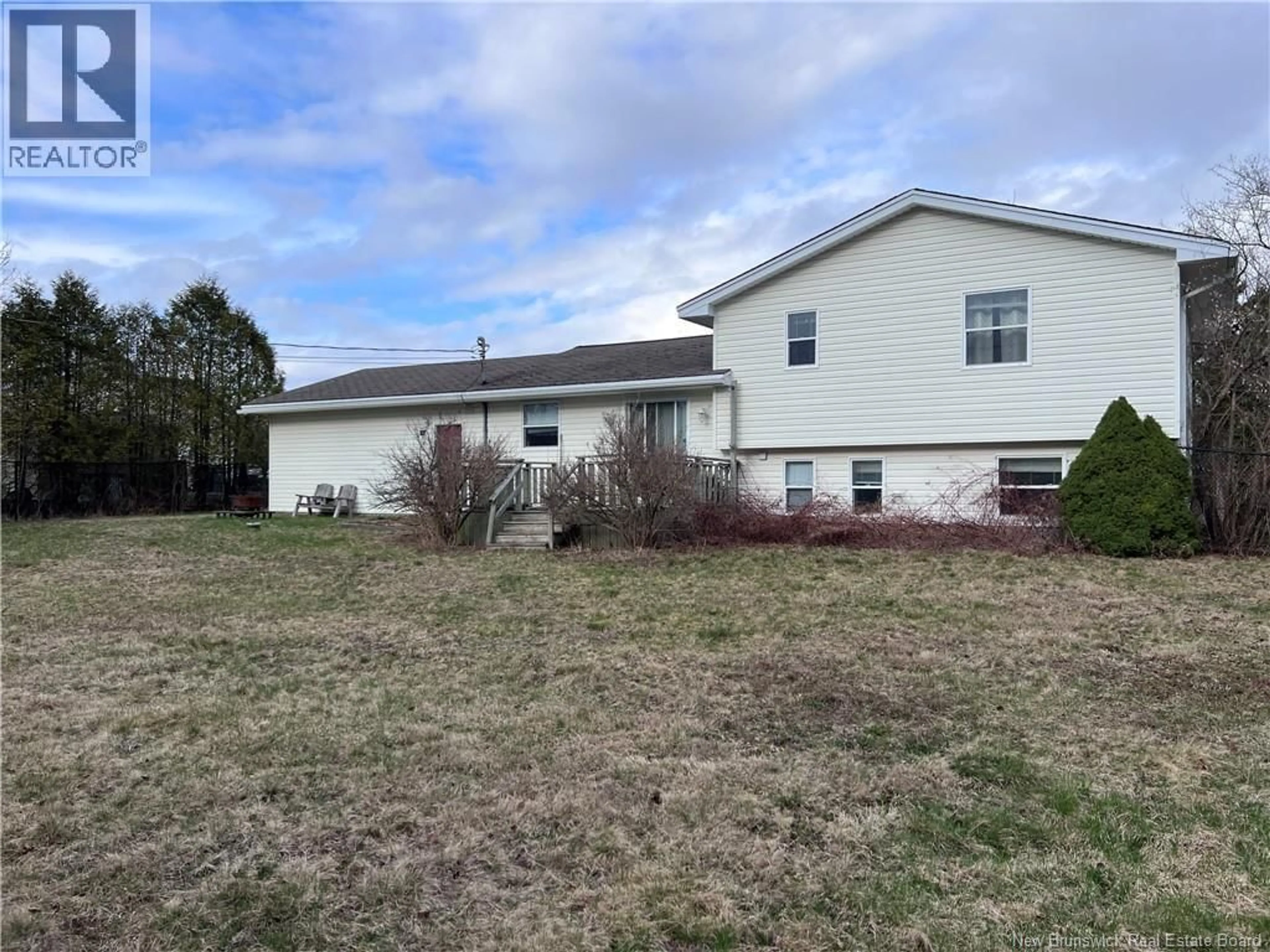 A pic from outside/outdoor area/front of a property/back of a property/a pic from drone, unknown for 9 CONCORDE CRESCENT, Quispamsis New Brunswick E2E5B4