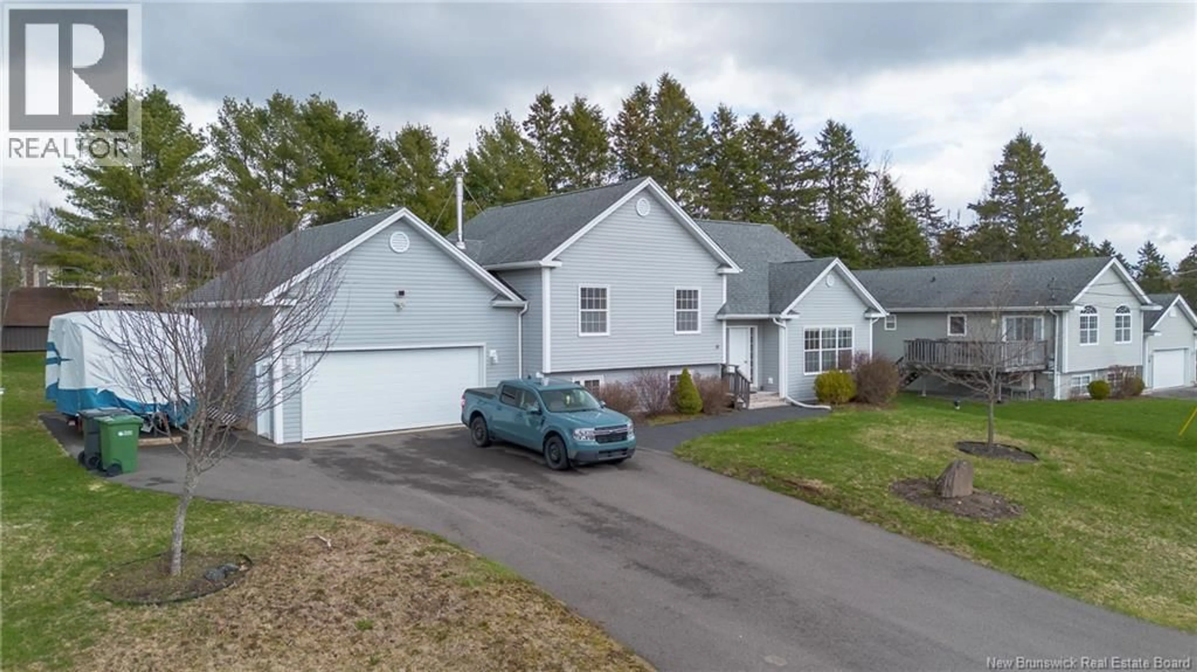 A pic from outside/outdoor area/front of a property/back of a property/a pic from drone, street for 11 HOMESTEAD DRIVE, Hampton New Brunswick E2N5M3