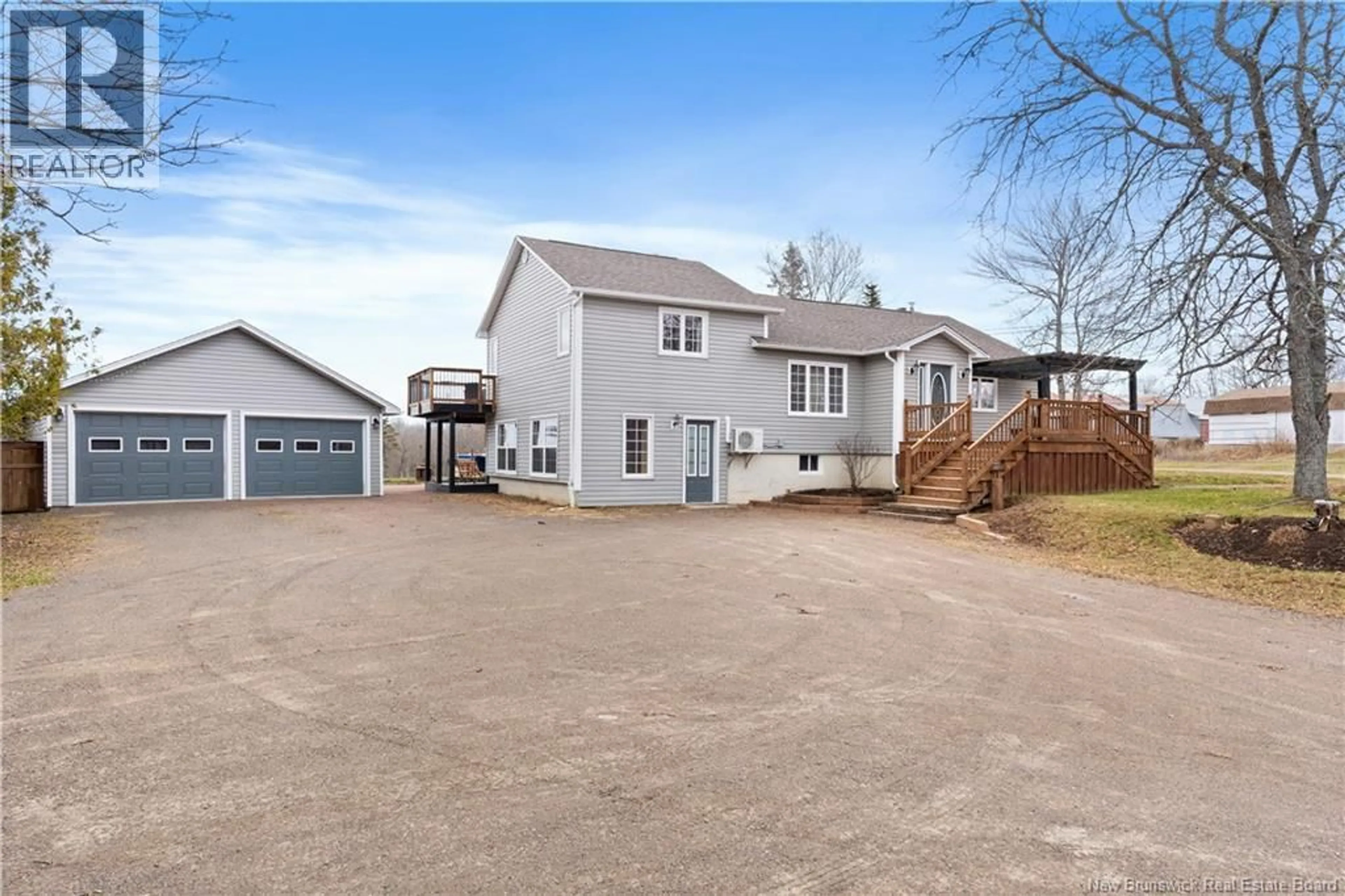 A pic from outside/outdoor area/front of a property/back of a property/a pic from drone, street for 3180 ROUTE 134, Shediac Cape New Brunswick E4P3H7