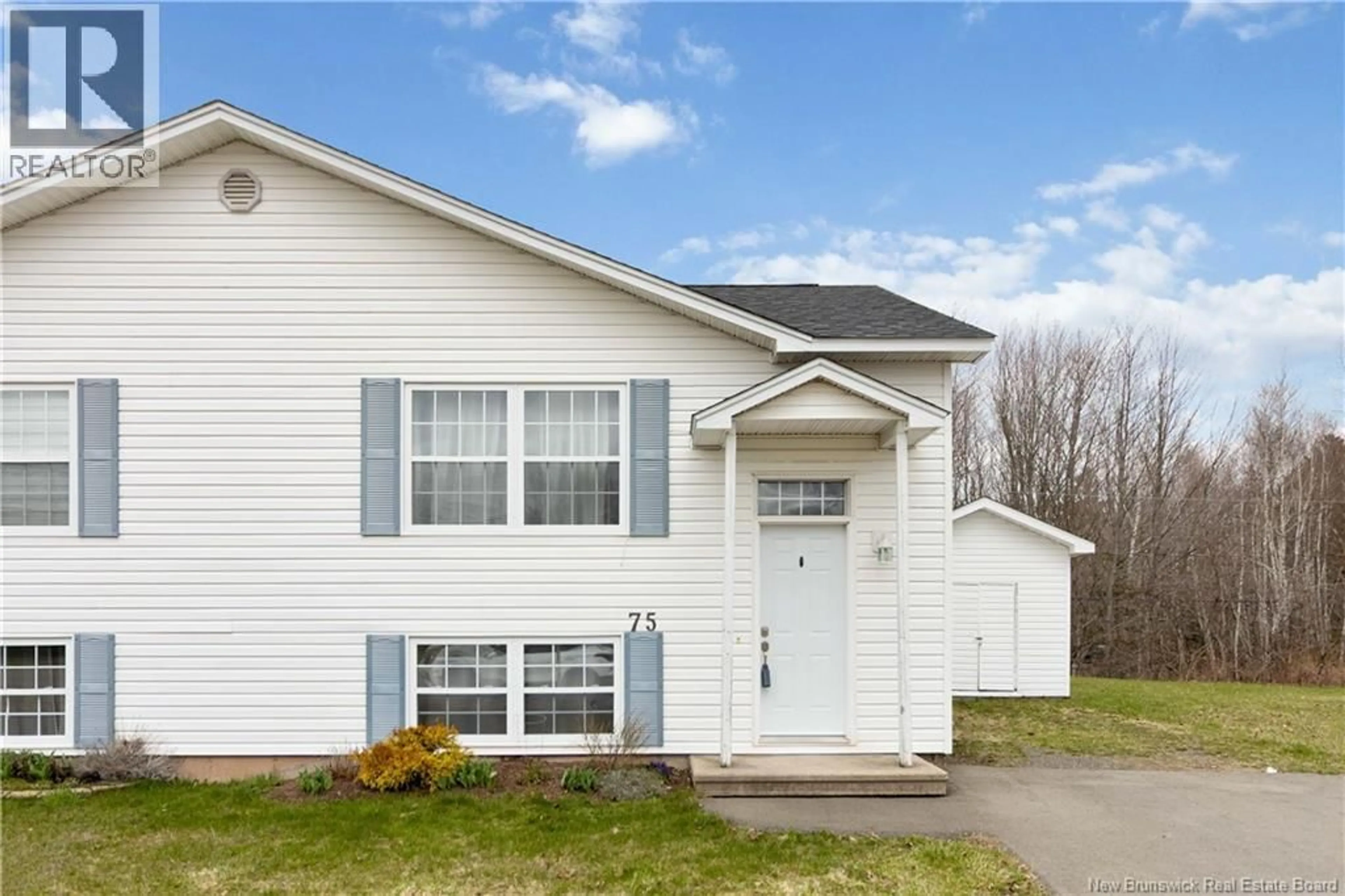 Home with vinyl exterior material, unknown for 75 ALGONQUIN CRESCENT, Moncton New Brunswick E1G2C8