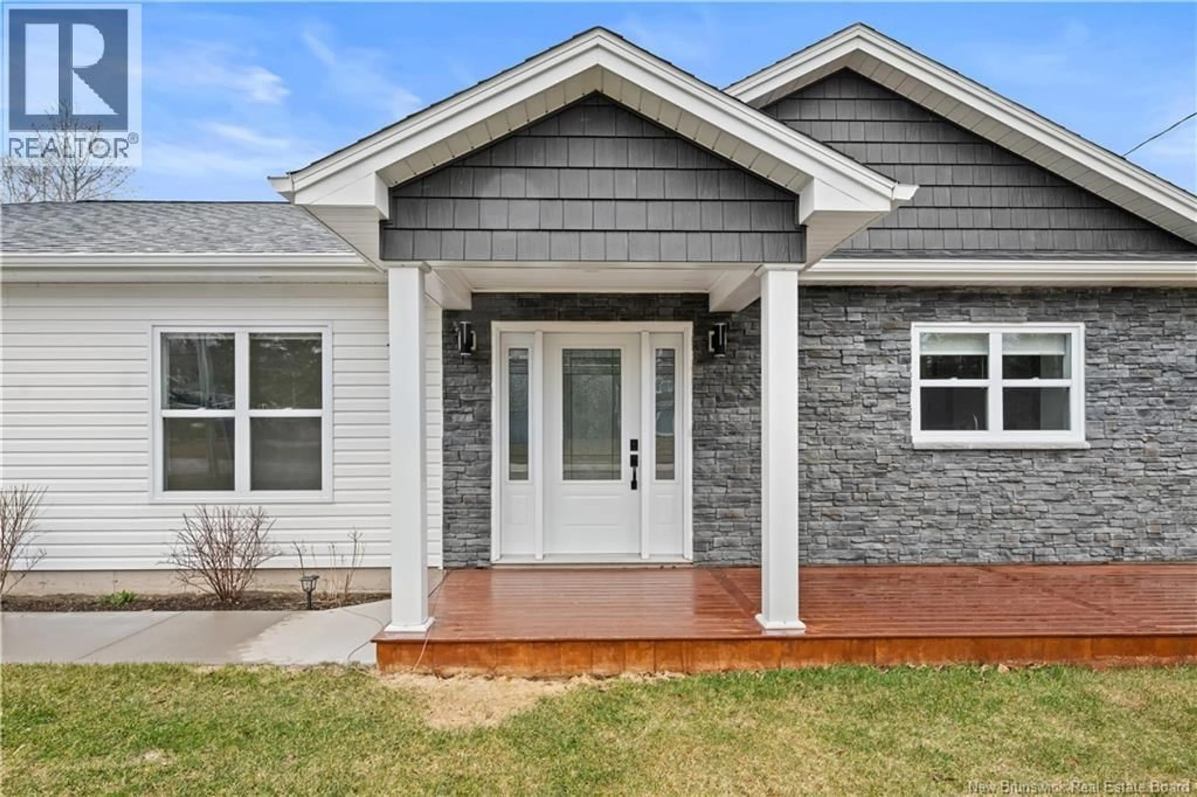 Home with vinyl exterior material, street for 1 HERON WAY, Shediac Cape New Brunswick E4P3B9