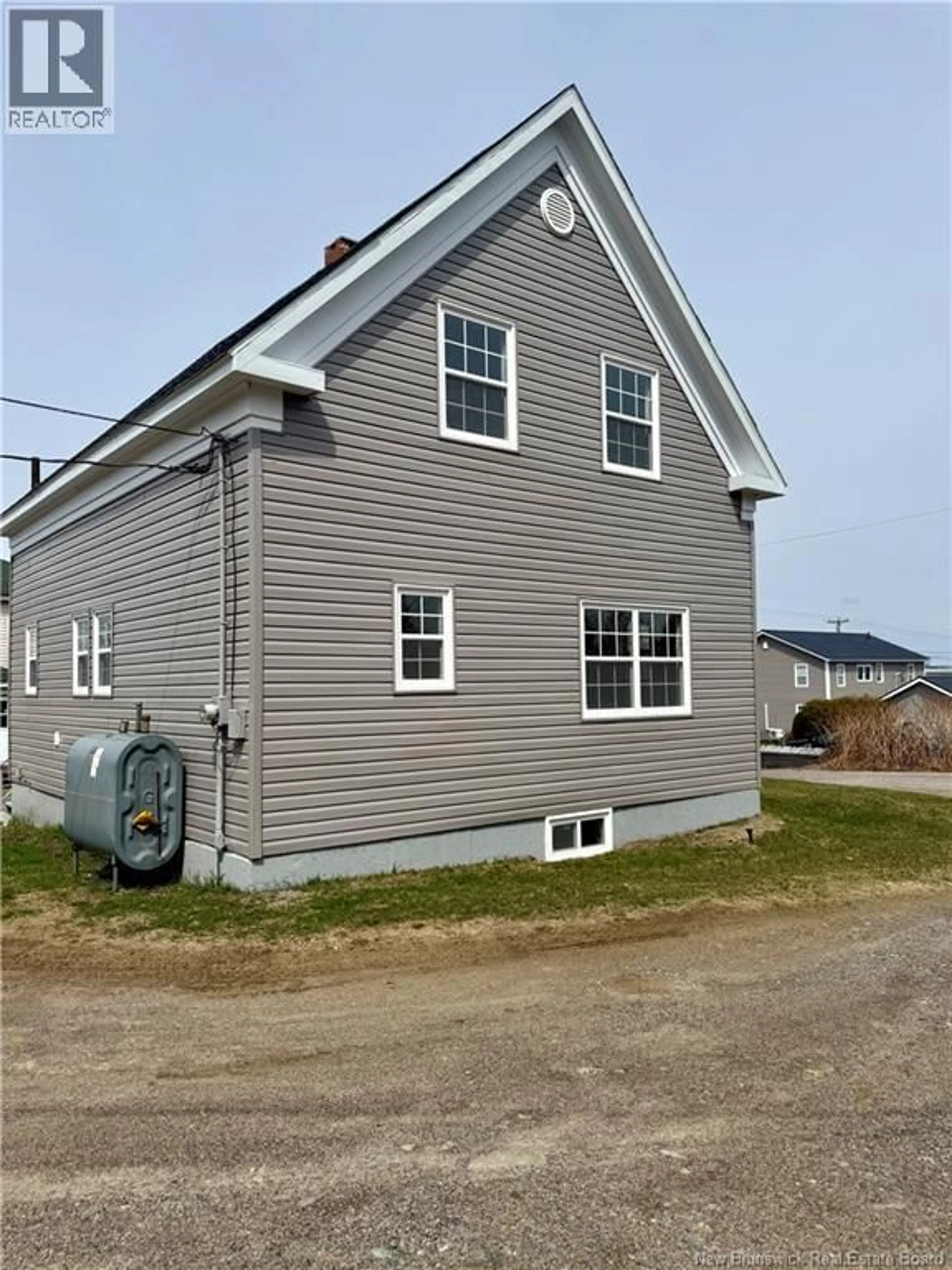 Home with vinyl exterior material, building for 93 WILLOW COURT, Blacks Harbour New Brunswick E5H1E9