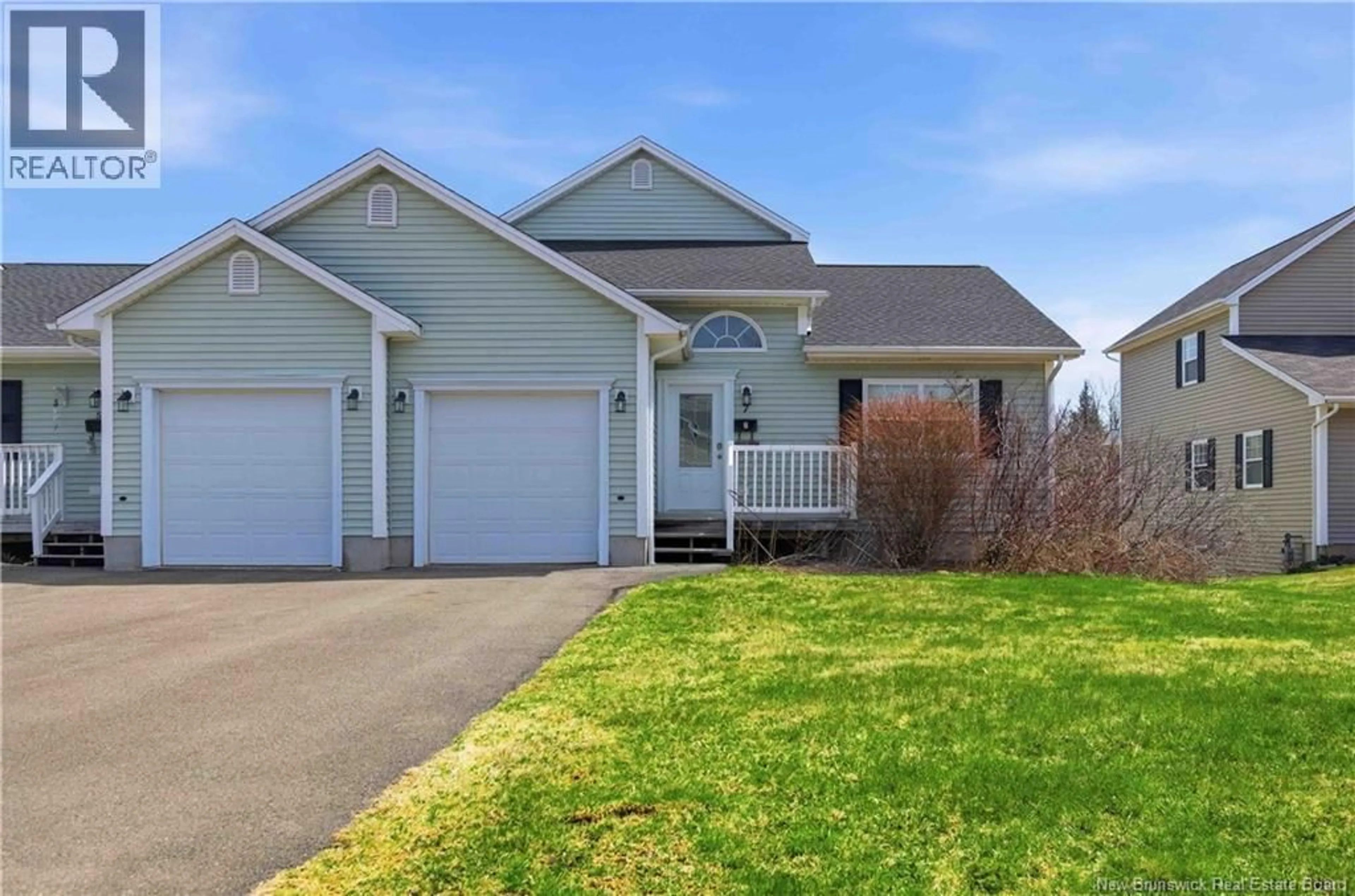Home with vinyl exterior material, street for 7 HILLCREST, Oromocto New Brunswick E2V0E1