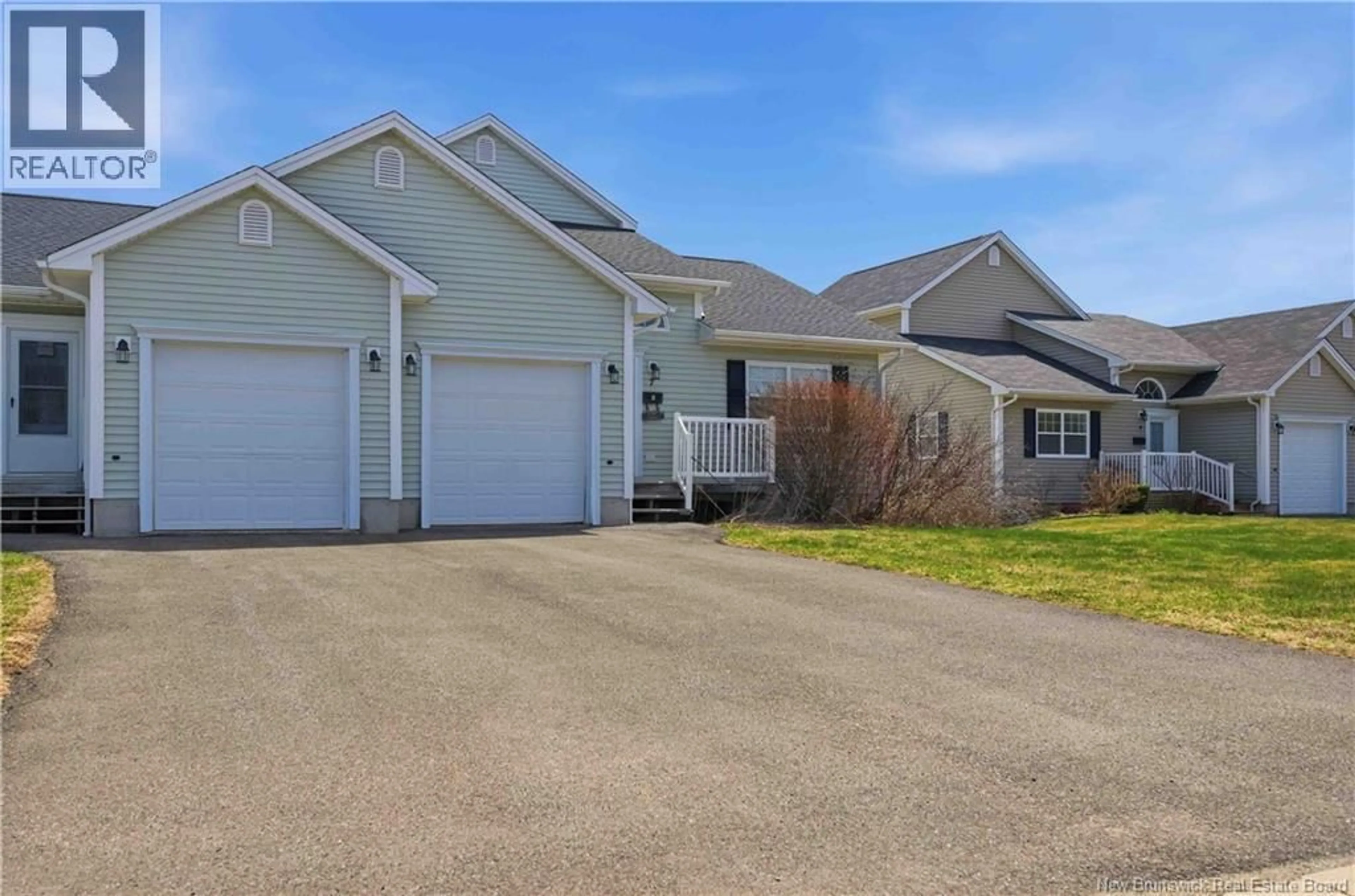 Home with vinyl exterior material, street for 7 HILLCREST, Oromocto New Brunswick E2V0E1