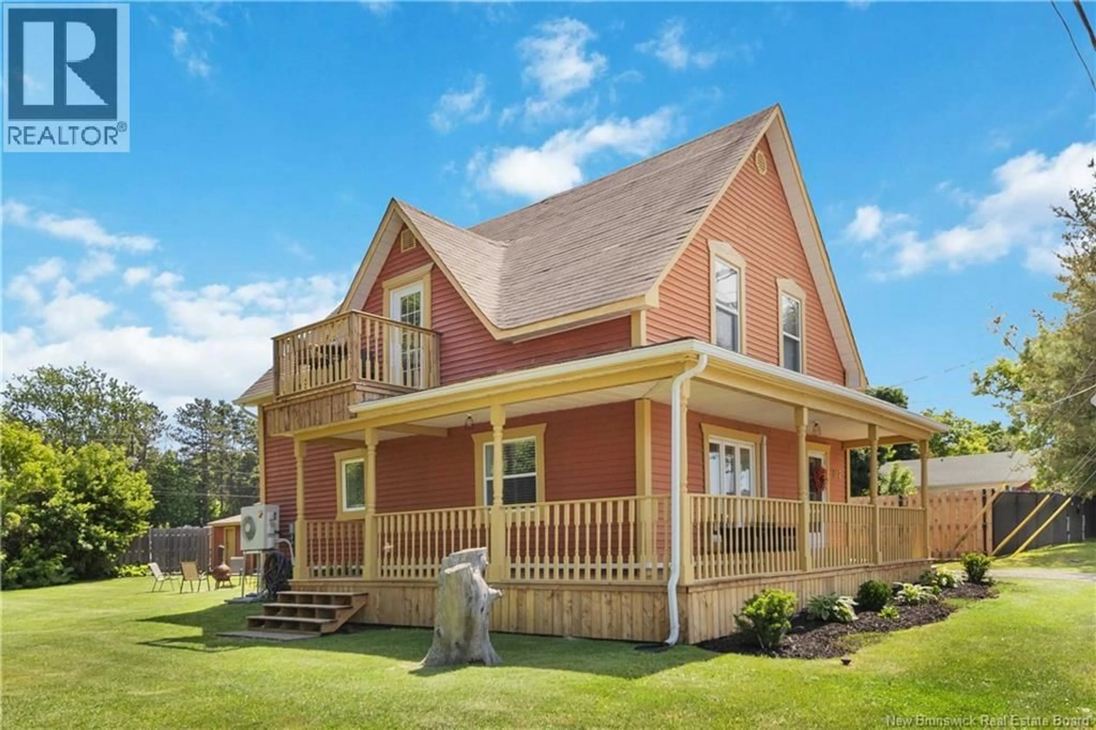 Home with vinyl exterior material, building for 102 WELDON STREET, Shediac New Brunswick E4P2X8