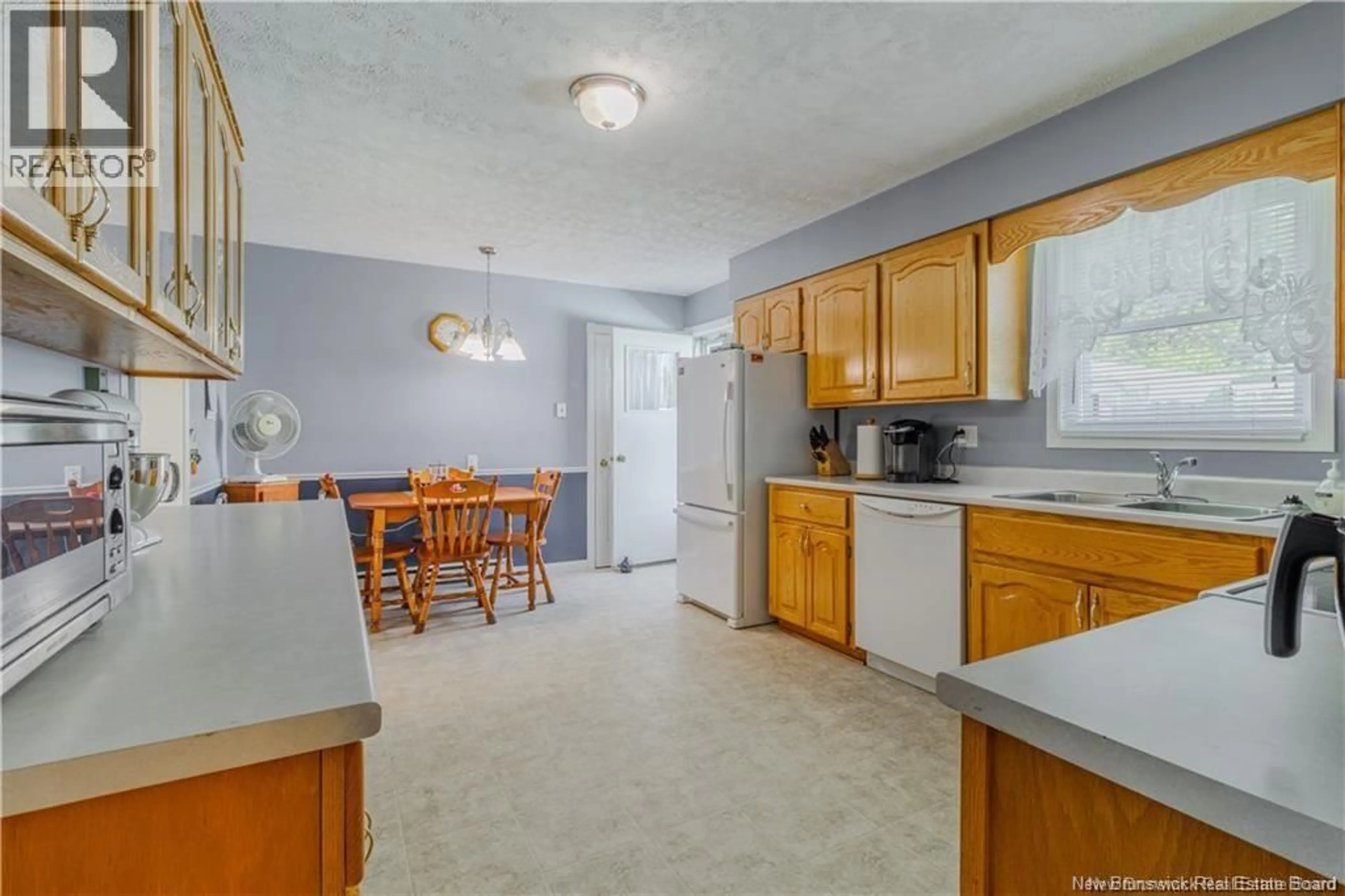 Standard kitchen, unknown for 261 ROUTE 105, Maugerville New Brunswick E3A8P1
