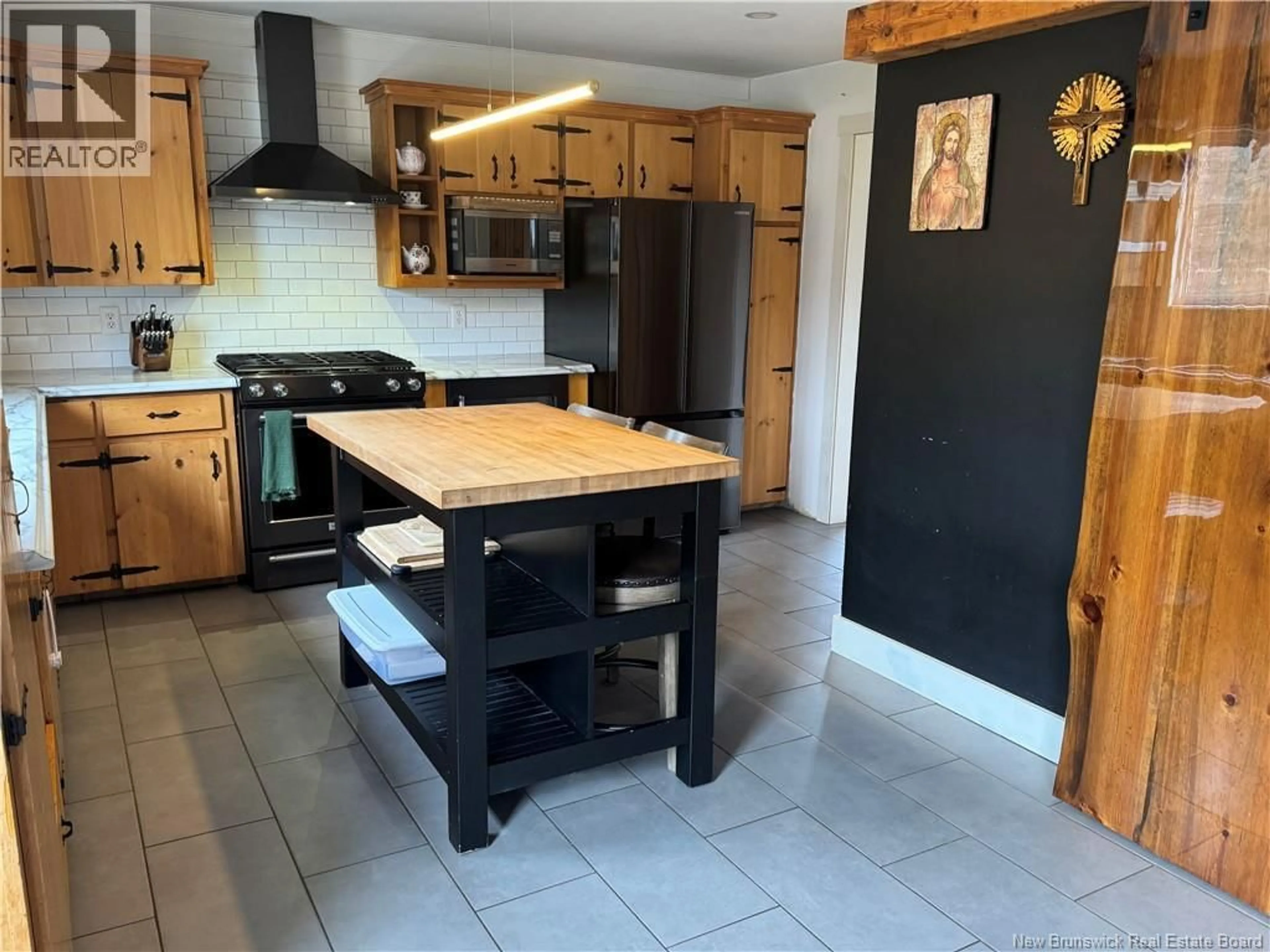 Open concept kitchen, ceramic/tile floor for 10252 105 ROUTE, Beechwood New Brunswick E7J2A7