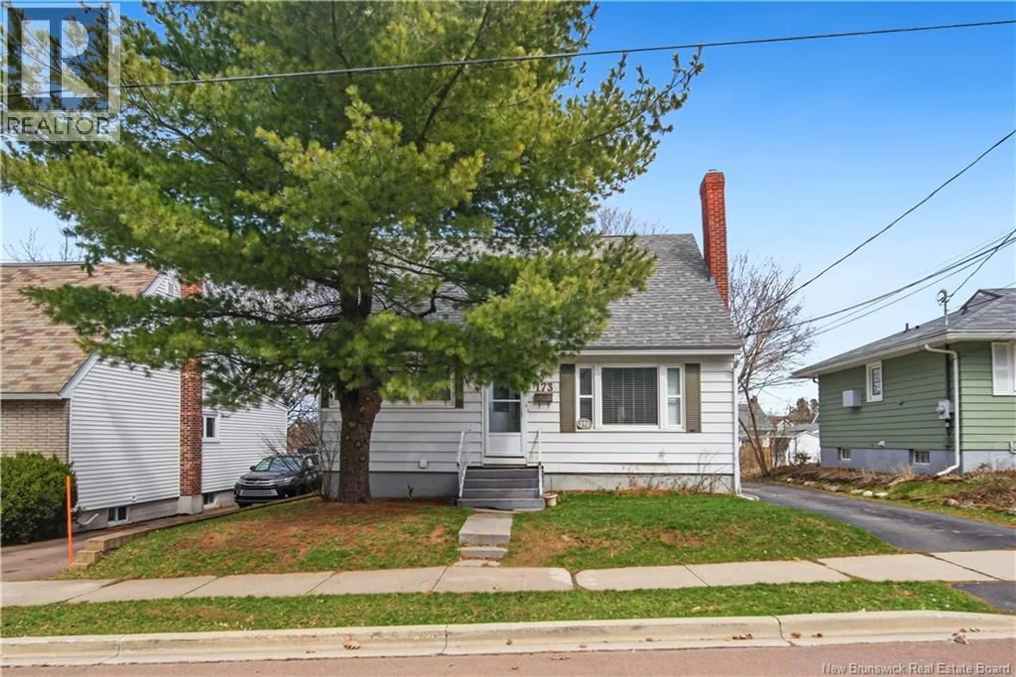 Home with vinyl exterior material, street for 173 MAPLE STREET, Moncton New Brunswick E1C6A5