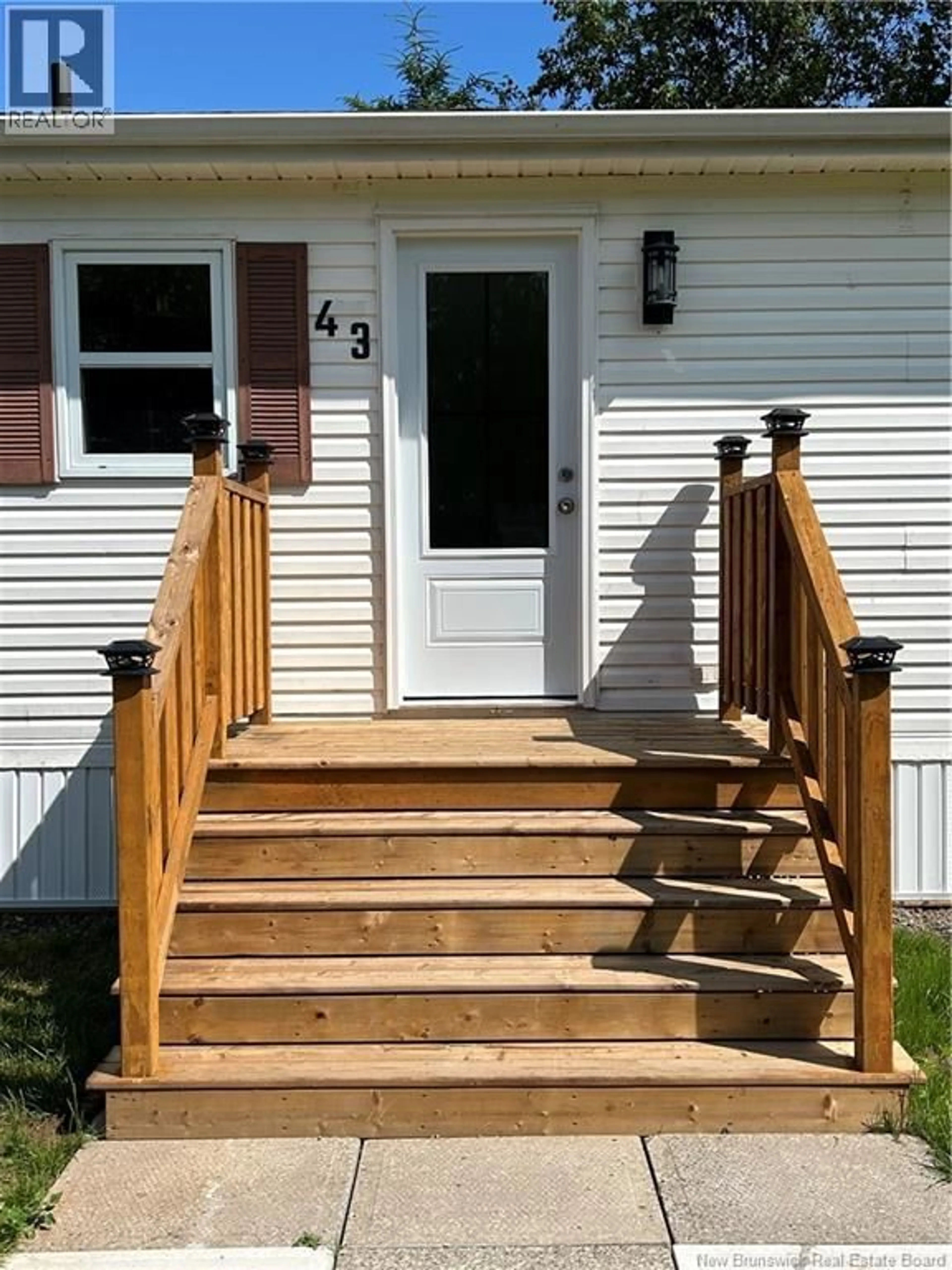 Stairs for 43 BRAY BOULEVARD, Cocagne New Brunswick E4R2G3
