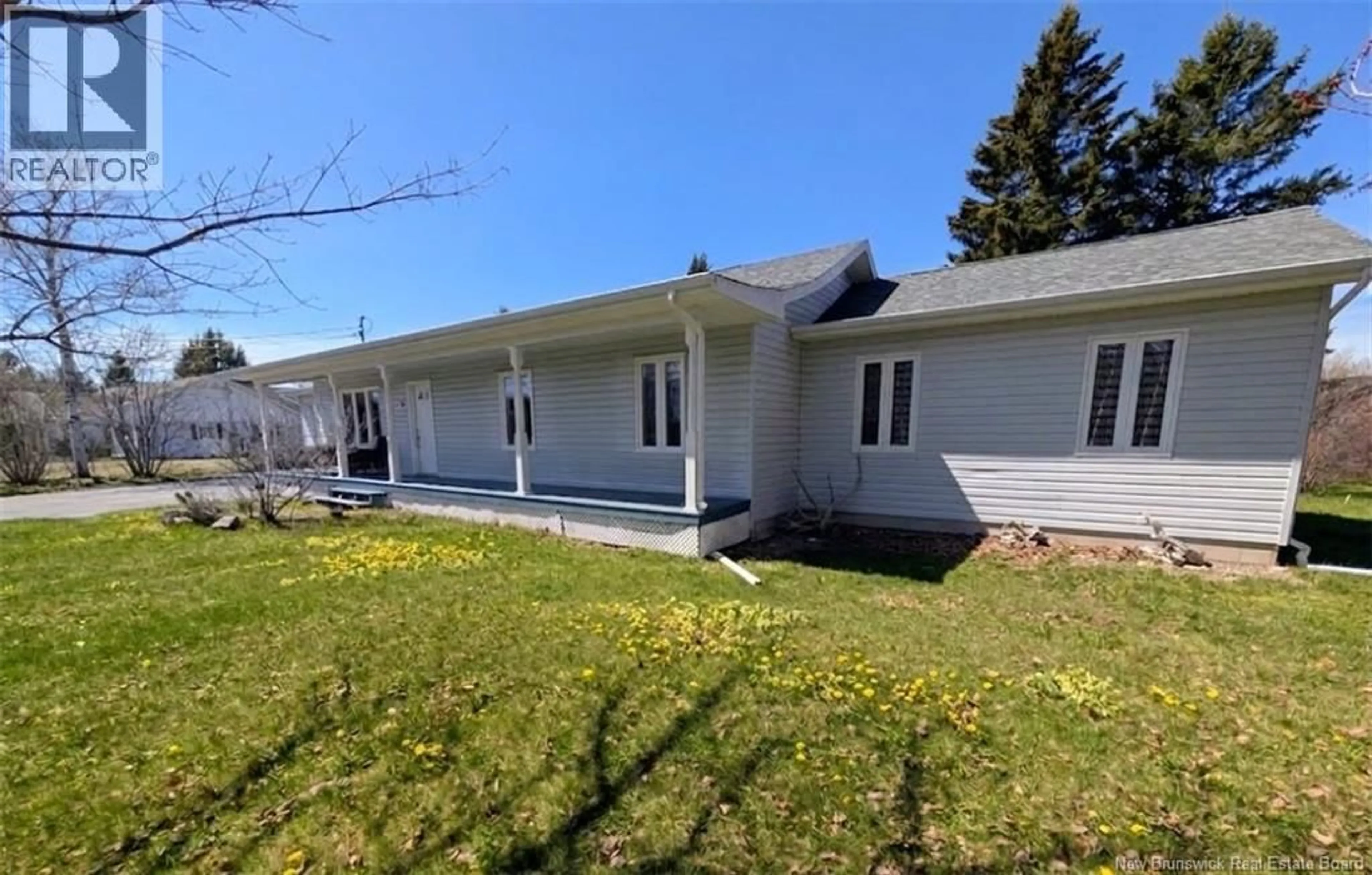 Home with vinyl exterior material, unknown for 9 RUE DES CEDRES, Nigadoo New Brunswick E8K3T8