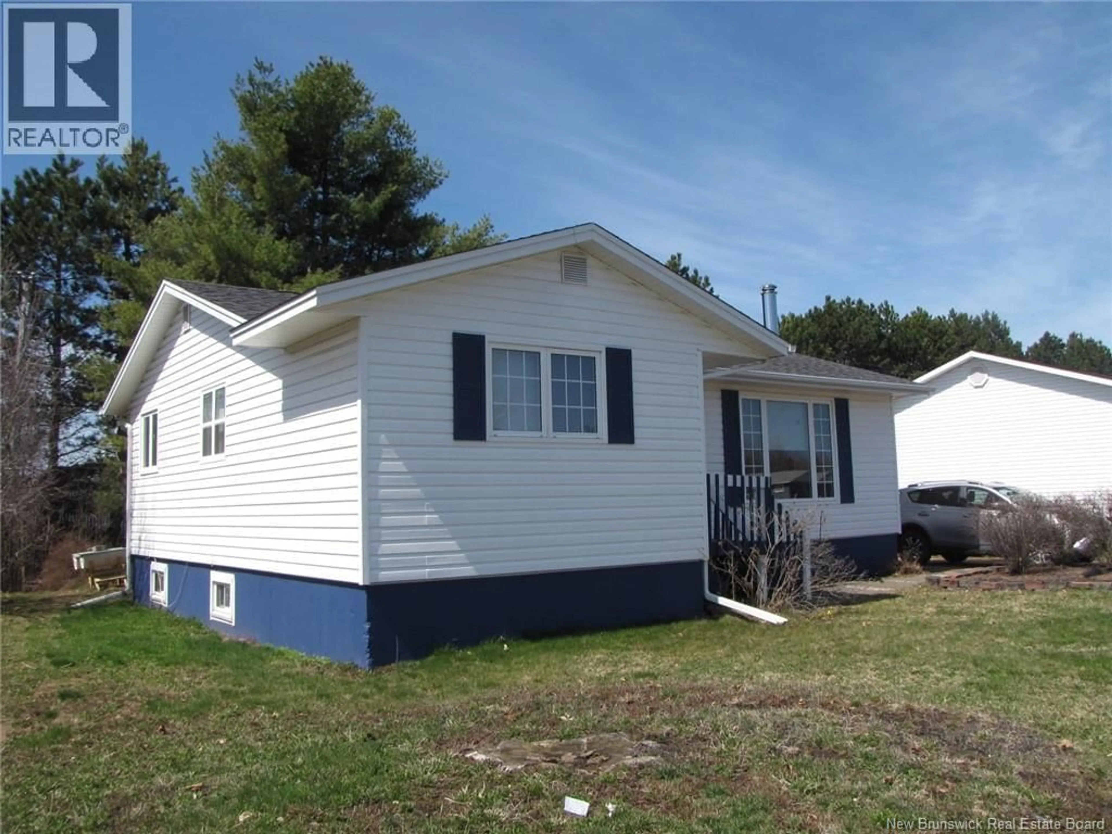 Home with vinyl exterior material, building for 24 CHELSEA ROAD, Moncton New Brunswick E1G1H8