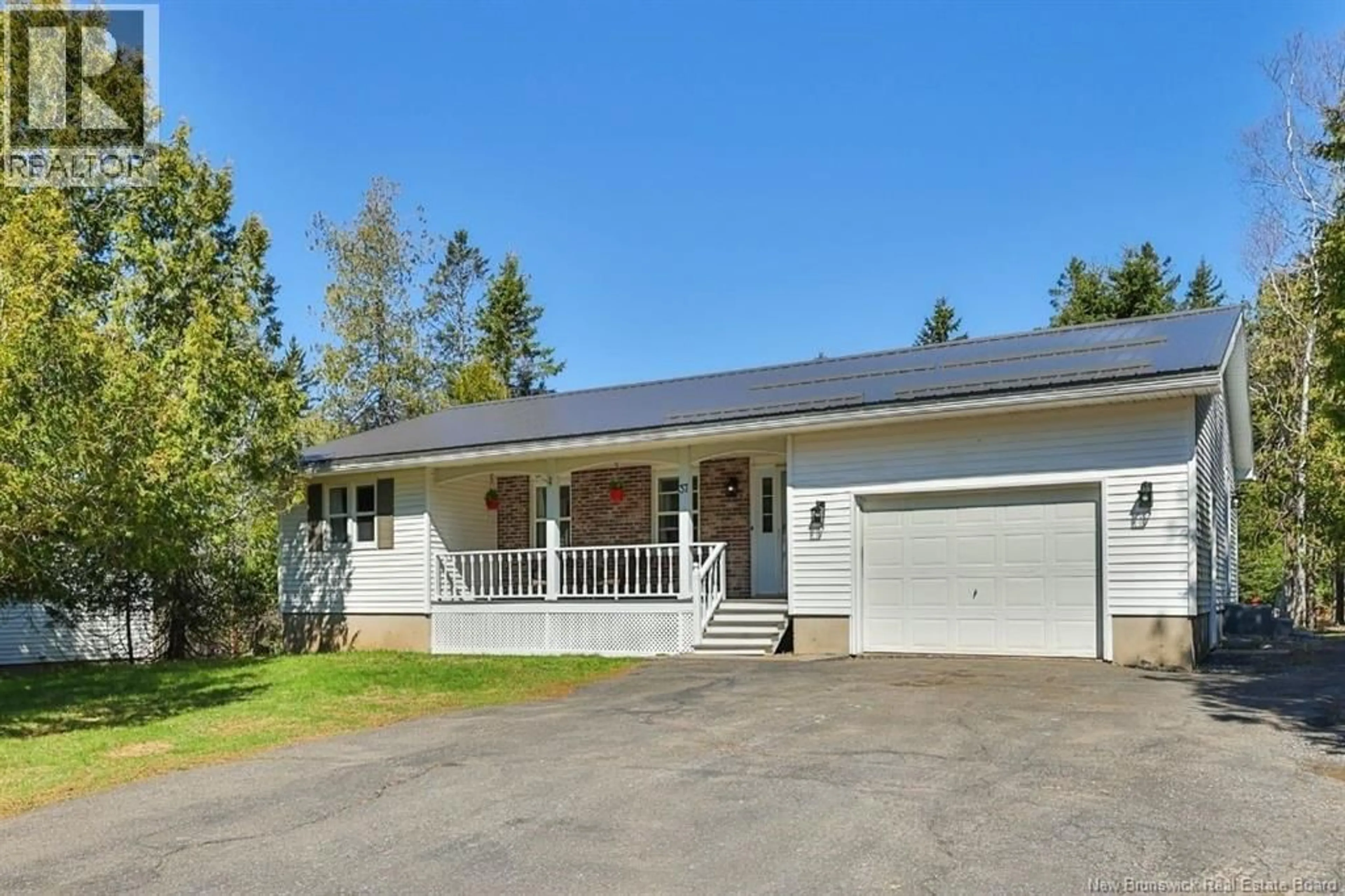 Home with vinyl exterior material, street for 37 CEDAR RIDGE BOULEVARD, Quispamsis New Brunswick E2E4K4