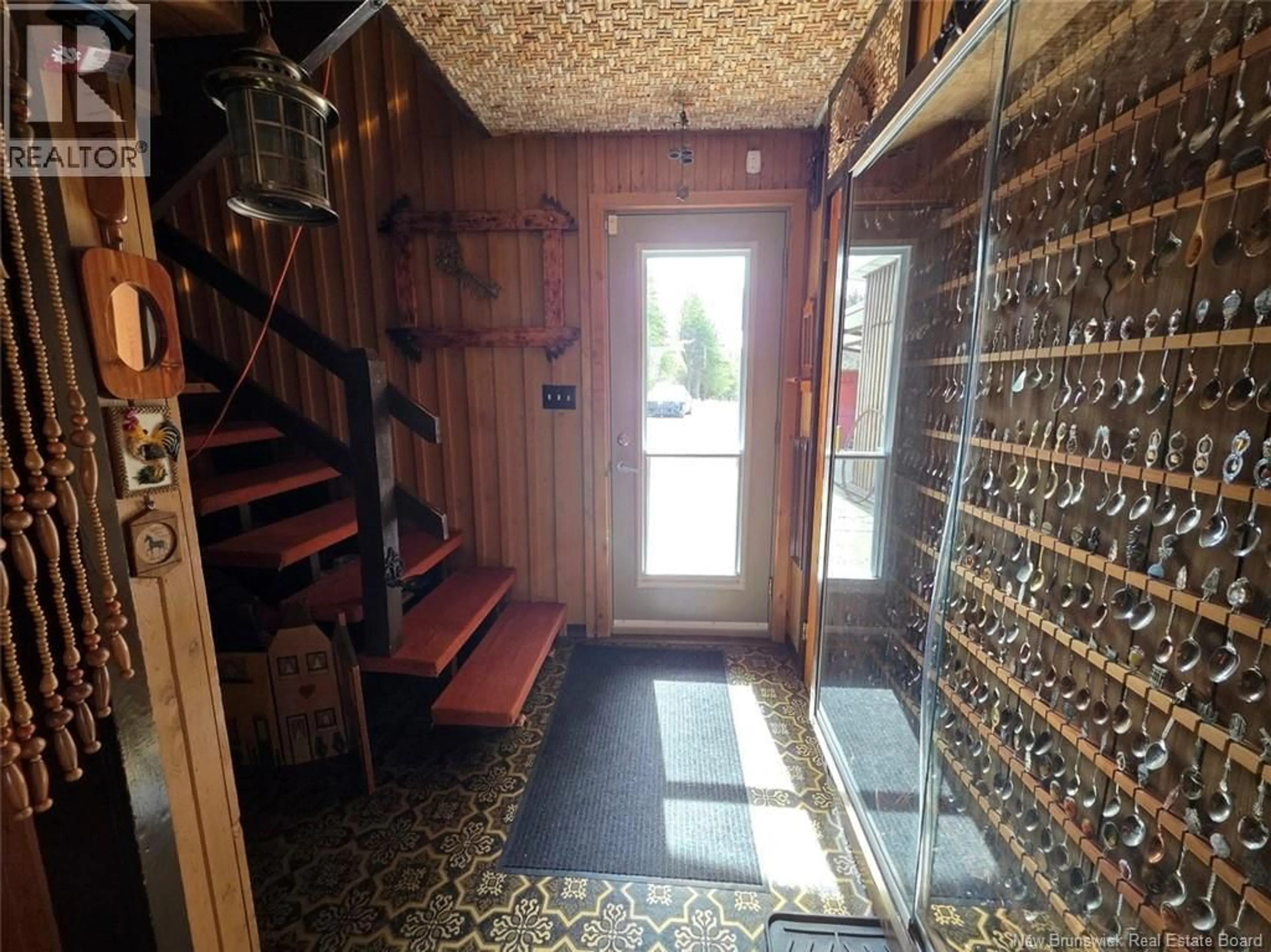 Indoor foyer for 57 SAINT-ANDRE STREET, Sainte-Anne-De-Madawaska New Brunswick E7E1H3