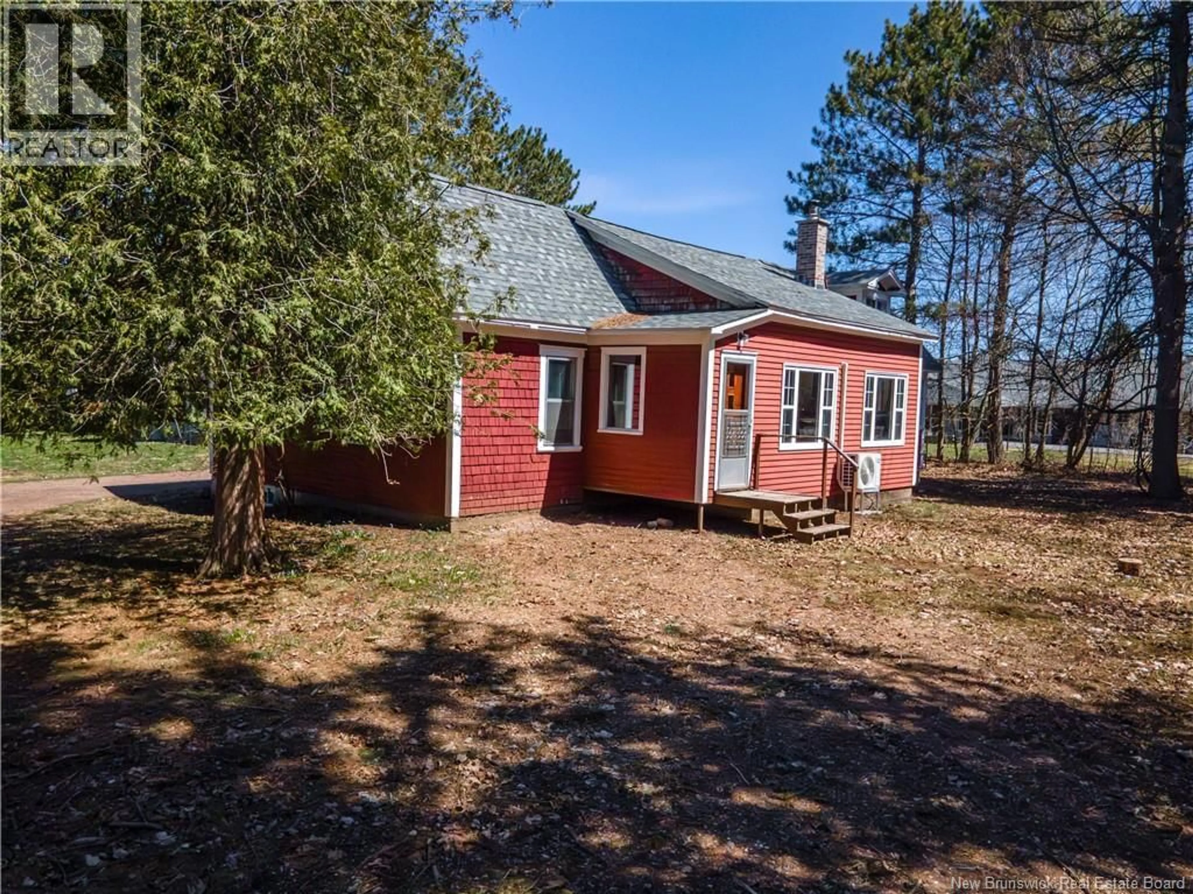 A pic from outside/outdoor area/front of a property/back of a property/a pic from drone, unknown for 48 ARNOLD AVENUE, Sussex New Brunswick E4E2B8