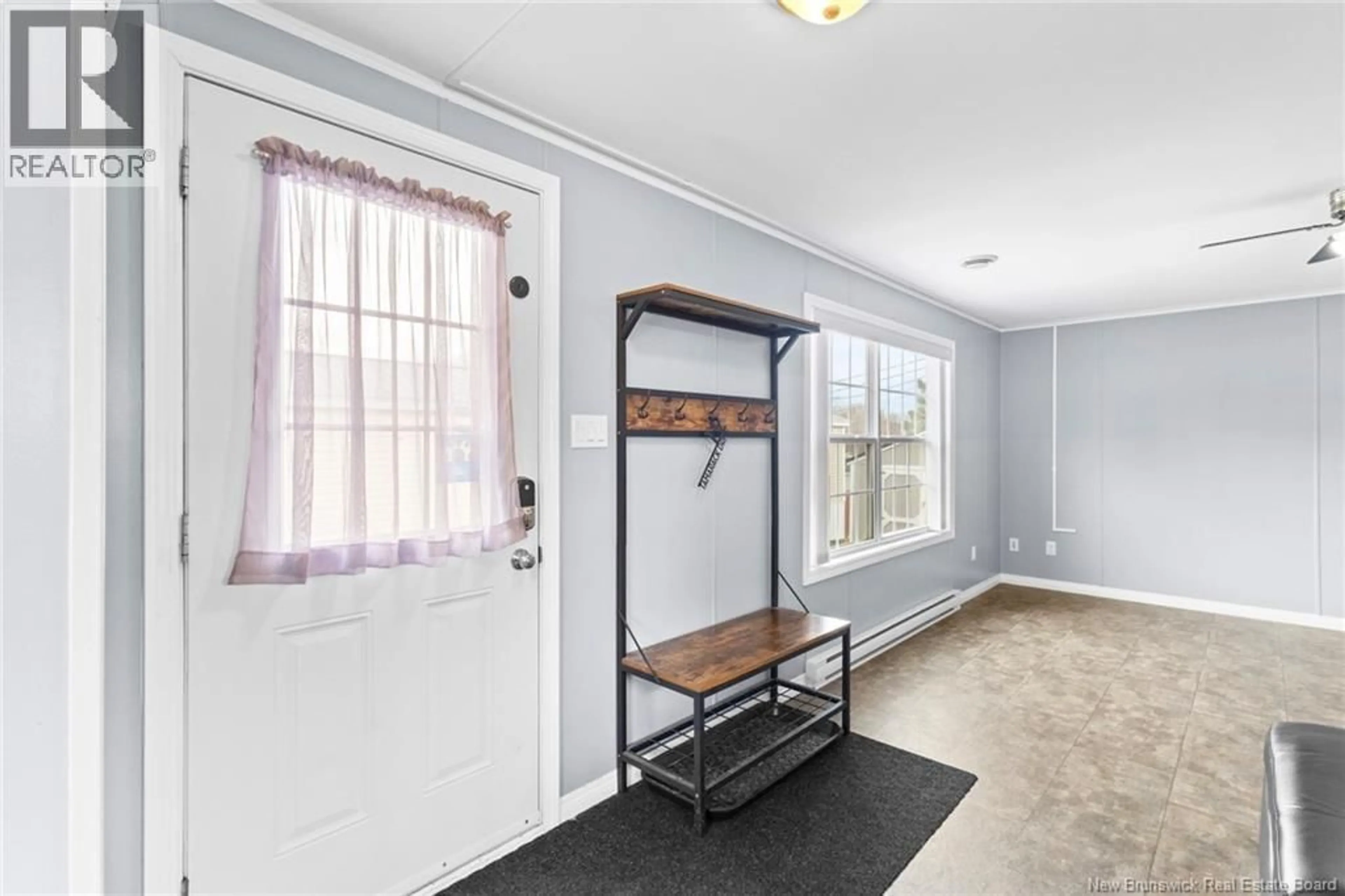 Indoor entryway for 19 TAMARACK DRIVE, Lincoln New Brunswick E3B6T2
