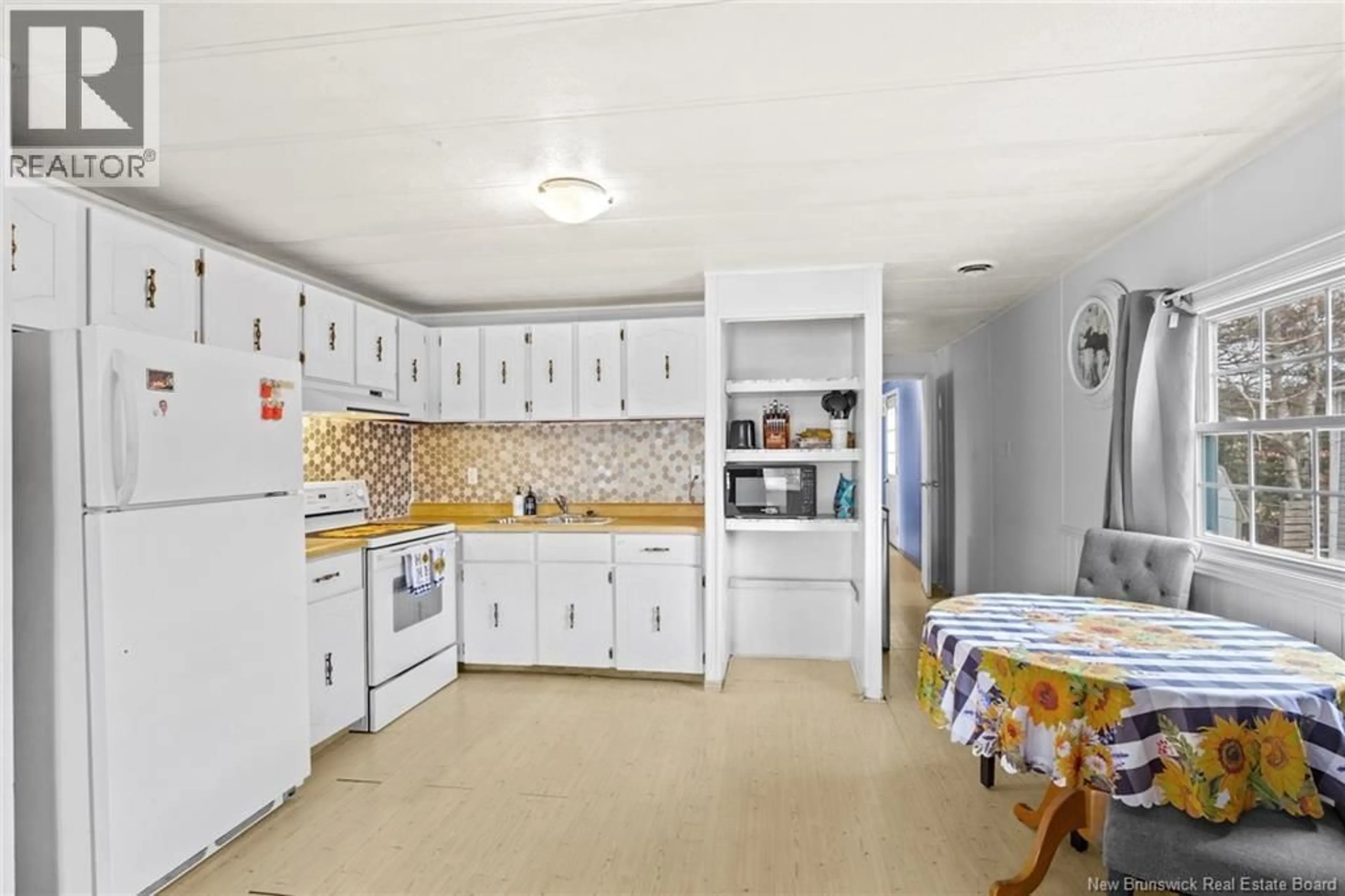 Standard kitchen, ceramic/tile floor for 18 HILL STREET, Lincoln New Brunswick E3B6W1