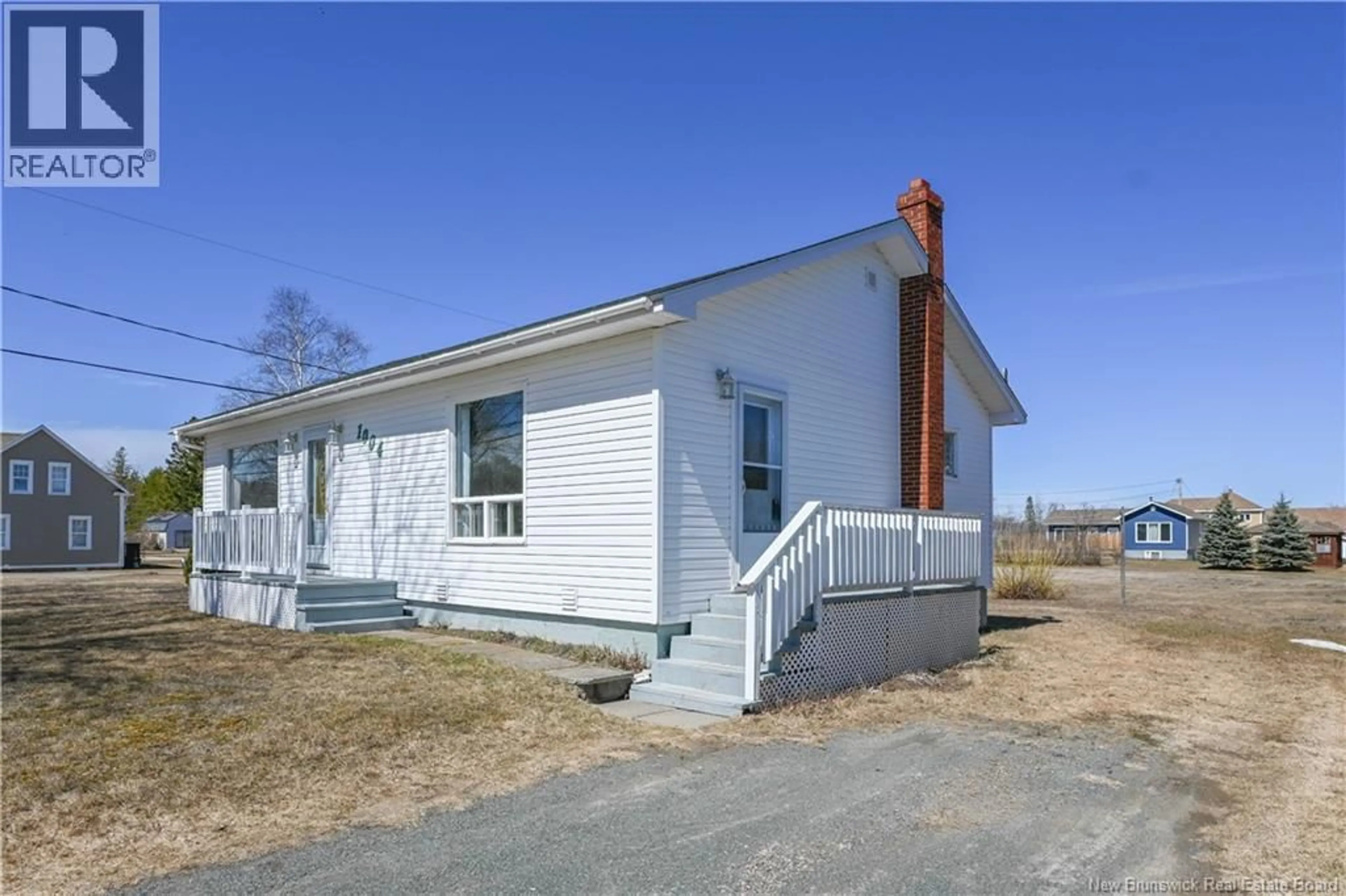 Home with vinyl exterior material, building for 1004 SAINT-JOSEPH BOULEVARD, Saint-Léolin New Brunswick E8N2S3