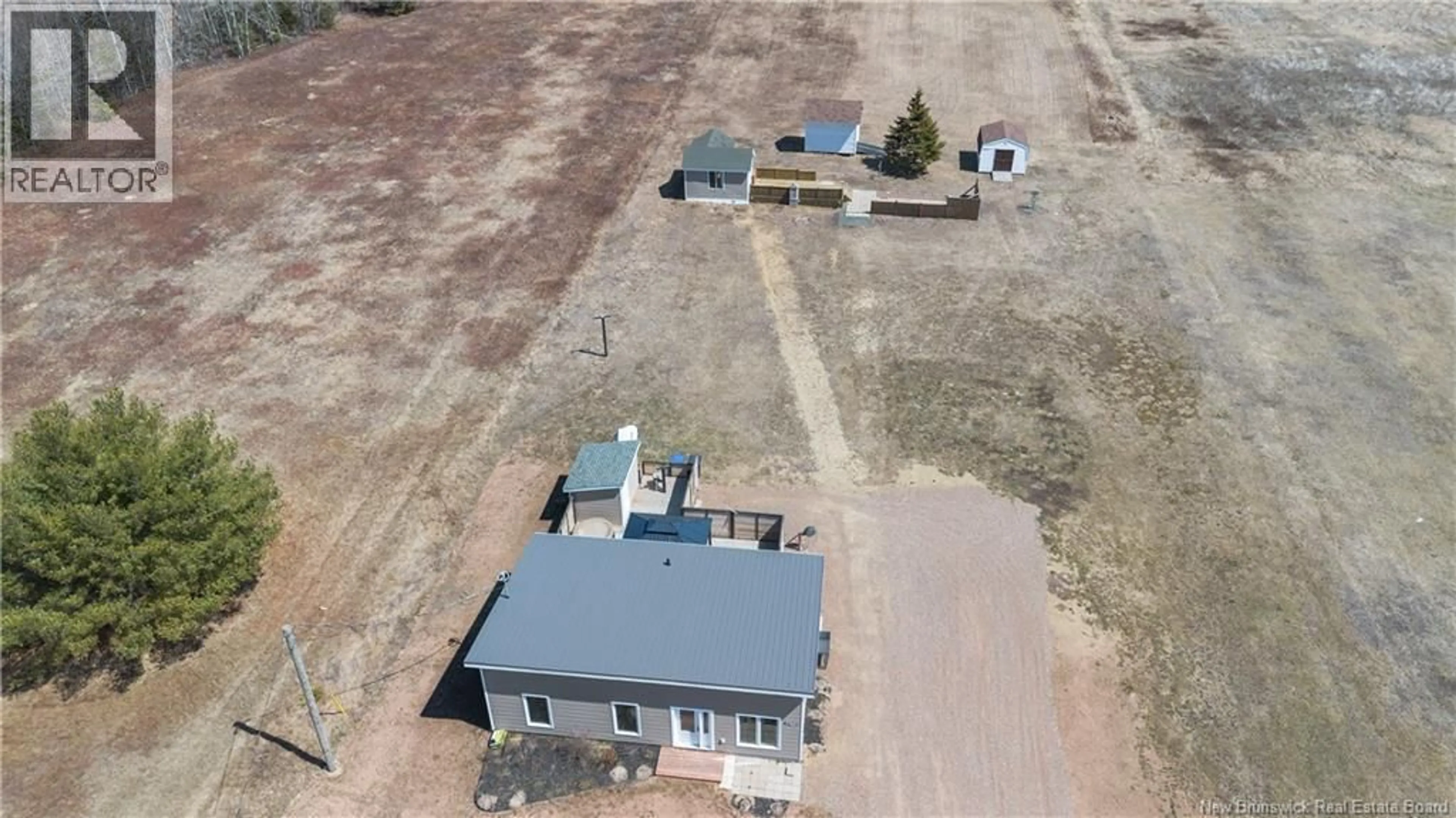 A pic from outside/outdoor area/front of a property/back of a property/a pic from drone, building for 3764 CHEMIN ROBINSON, Saumarez New Brunswick E1X2K6