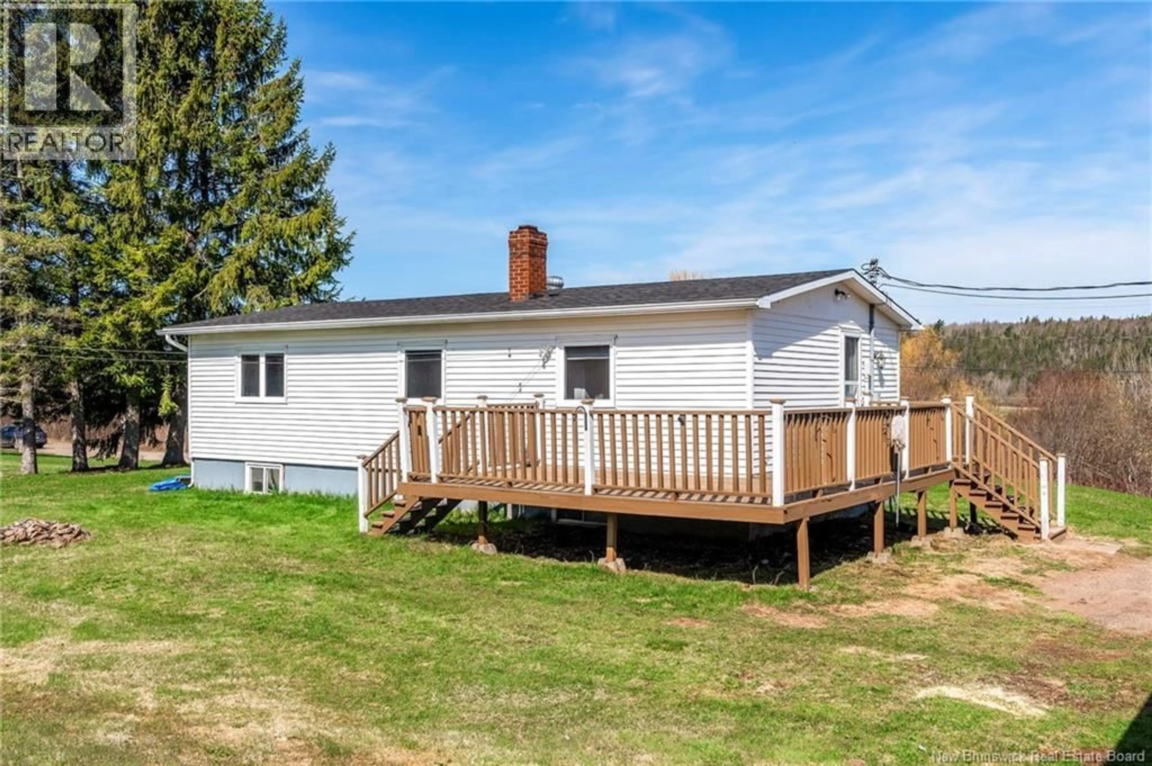 Home with vinyl exterior material, unknown for 19 SUNSET AVENUE, Apohaqui New Brunswick E5P3R2