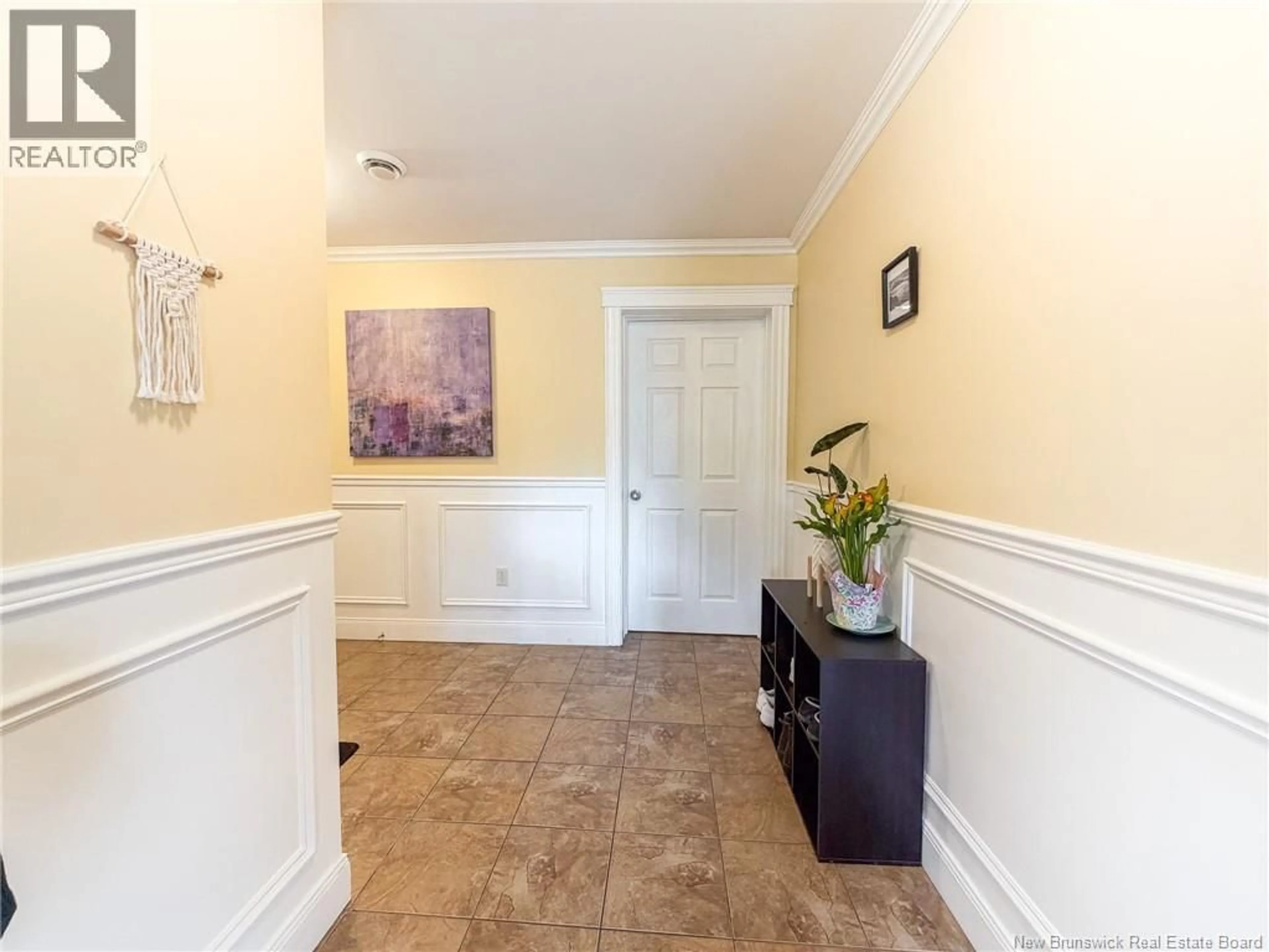 Indoor foyer for 2F - 44 BROWN BOULEVARD, Fredericton New Brunswick E3A0L8
