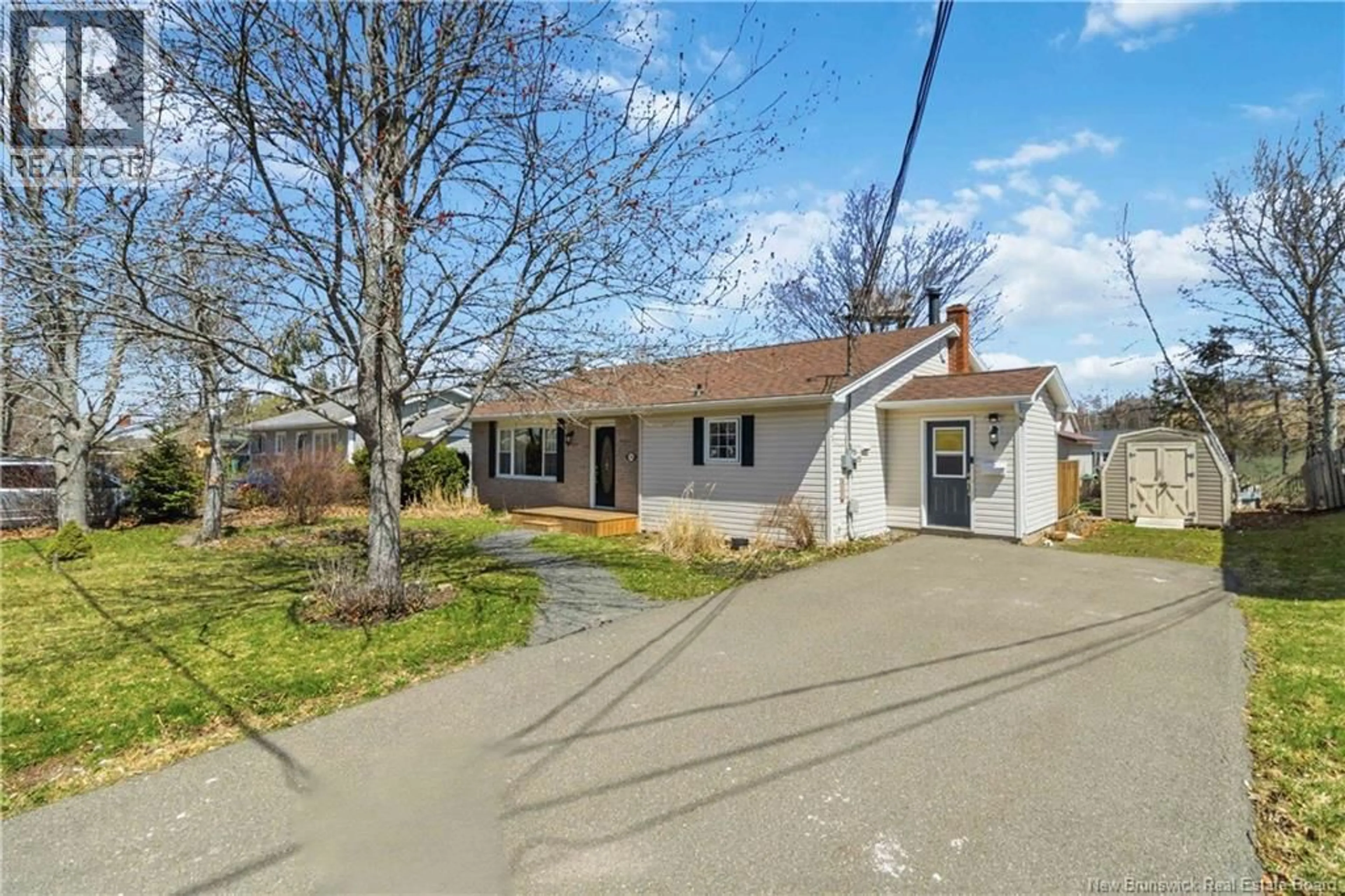 A pic from outside/outdoor area/front of a property/back of a property/a pic from drone, street for 234 DILIGENT, Riverview New Brunswick E1B1N5