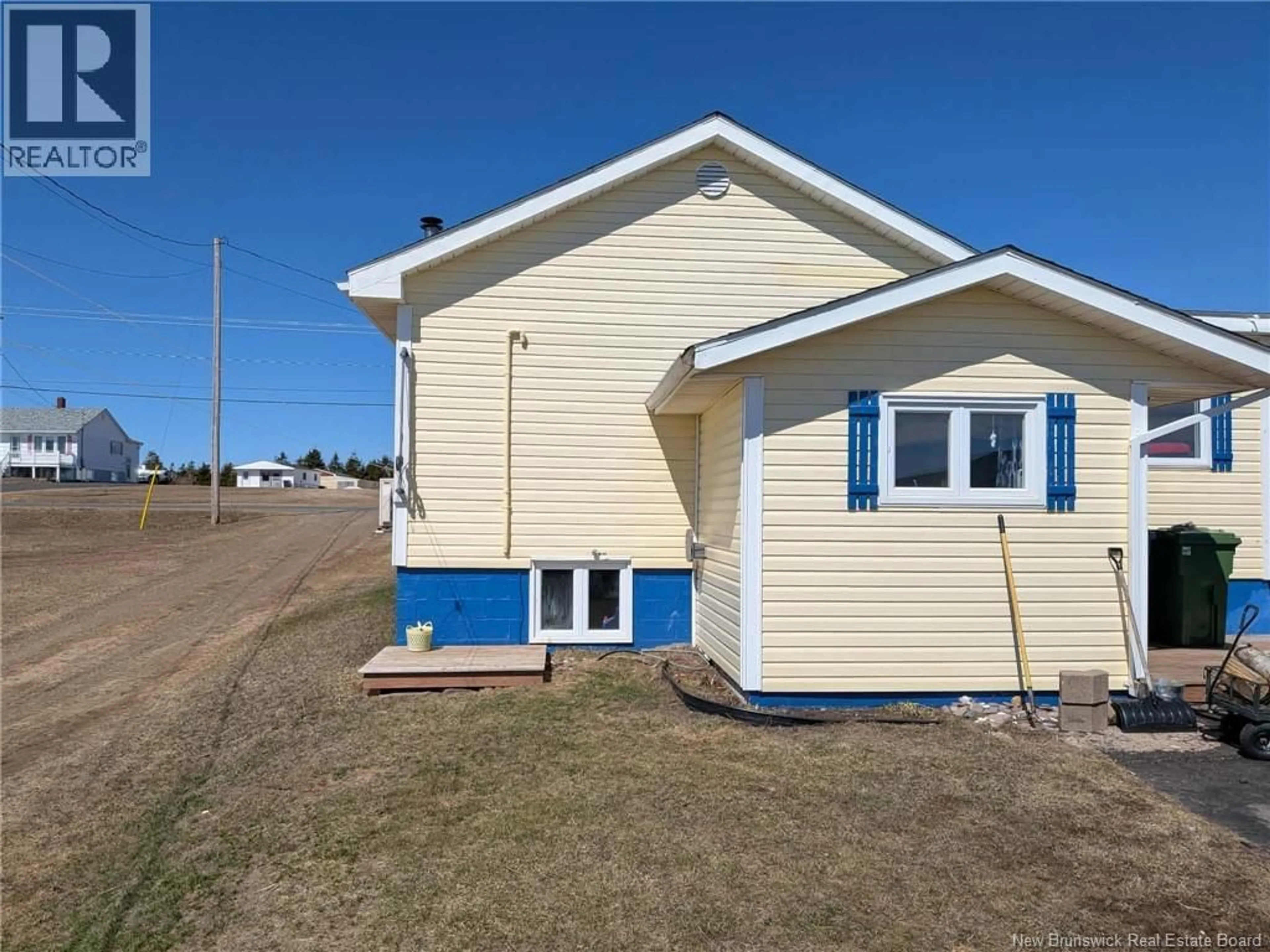 Home with vinyl exterior material, building for 3272 ROUTE 305, Pigeon Hill New Brunswick E8T2W8