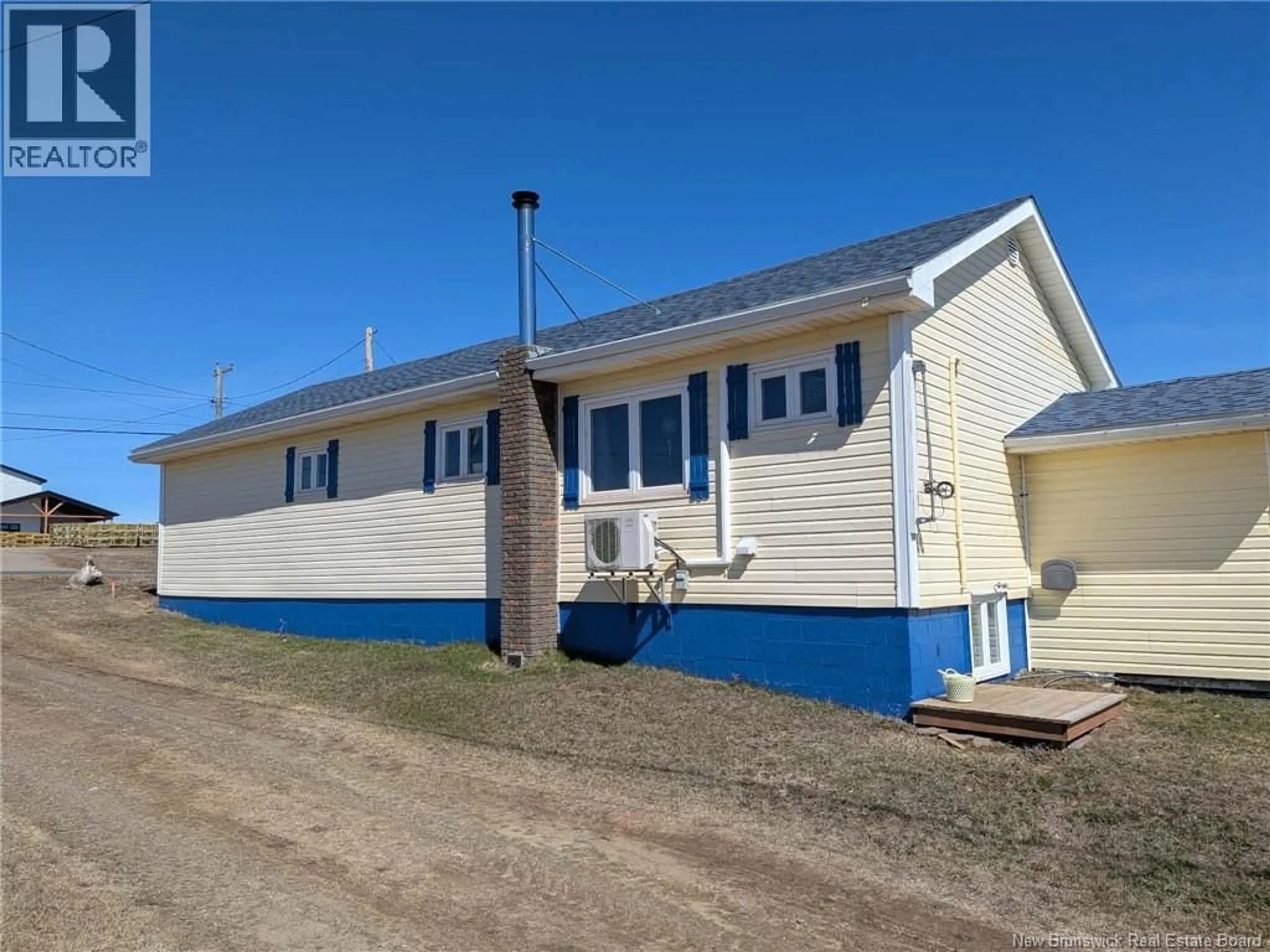 Home with vinyl exterior material, building for 3272 ROUTE 305, Pigeon Hill New Brunswick E8T2W8
