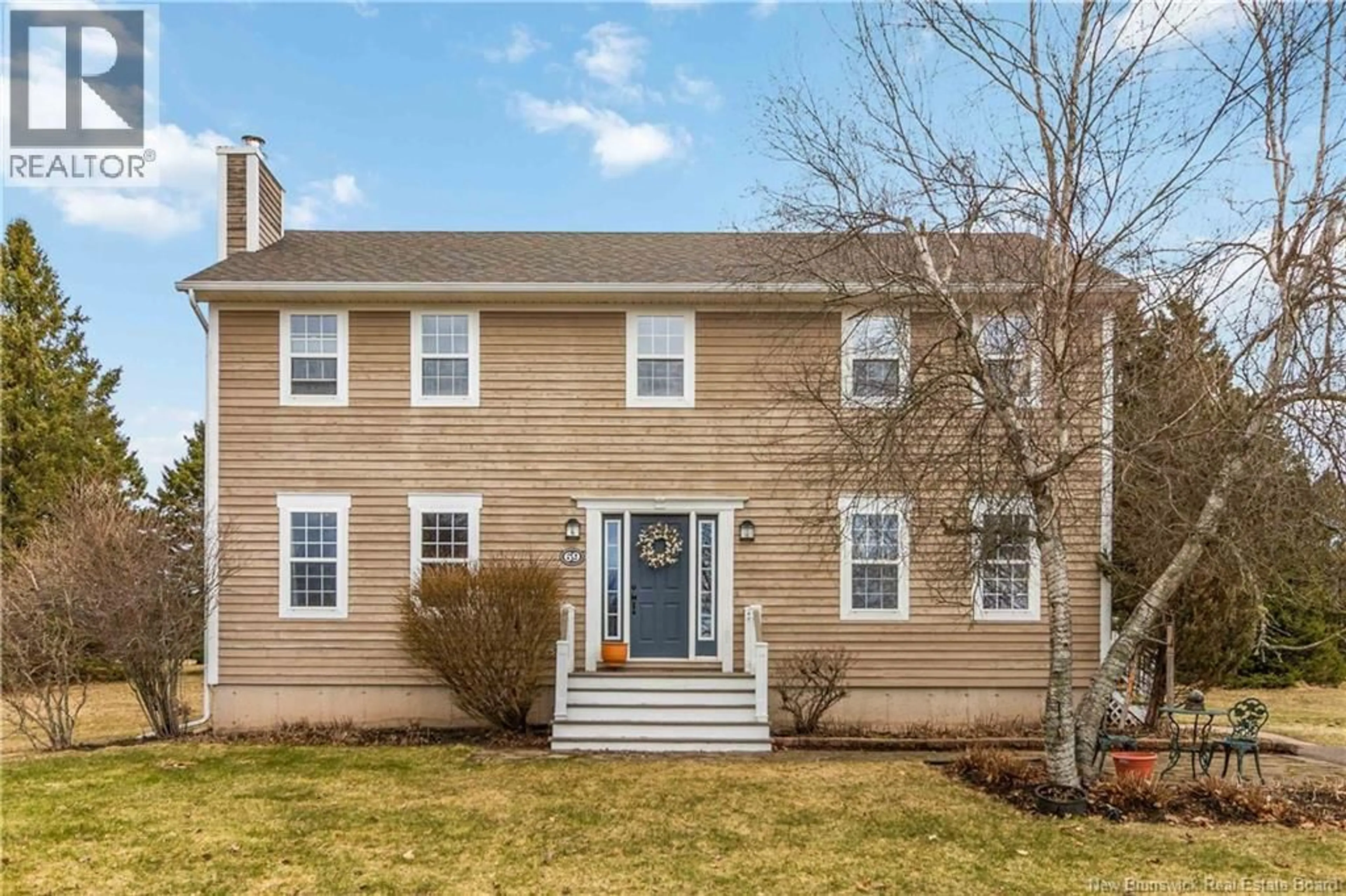 Home with vinyl exterior material, street for 69 MOUNT VIEW, Sackville New Brunswick E4L1M3