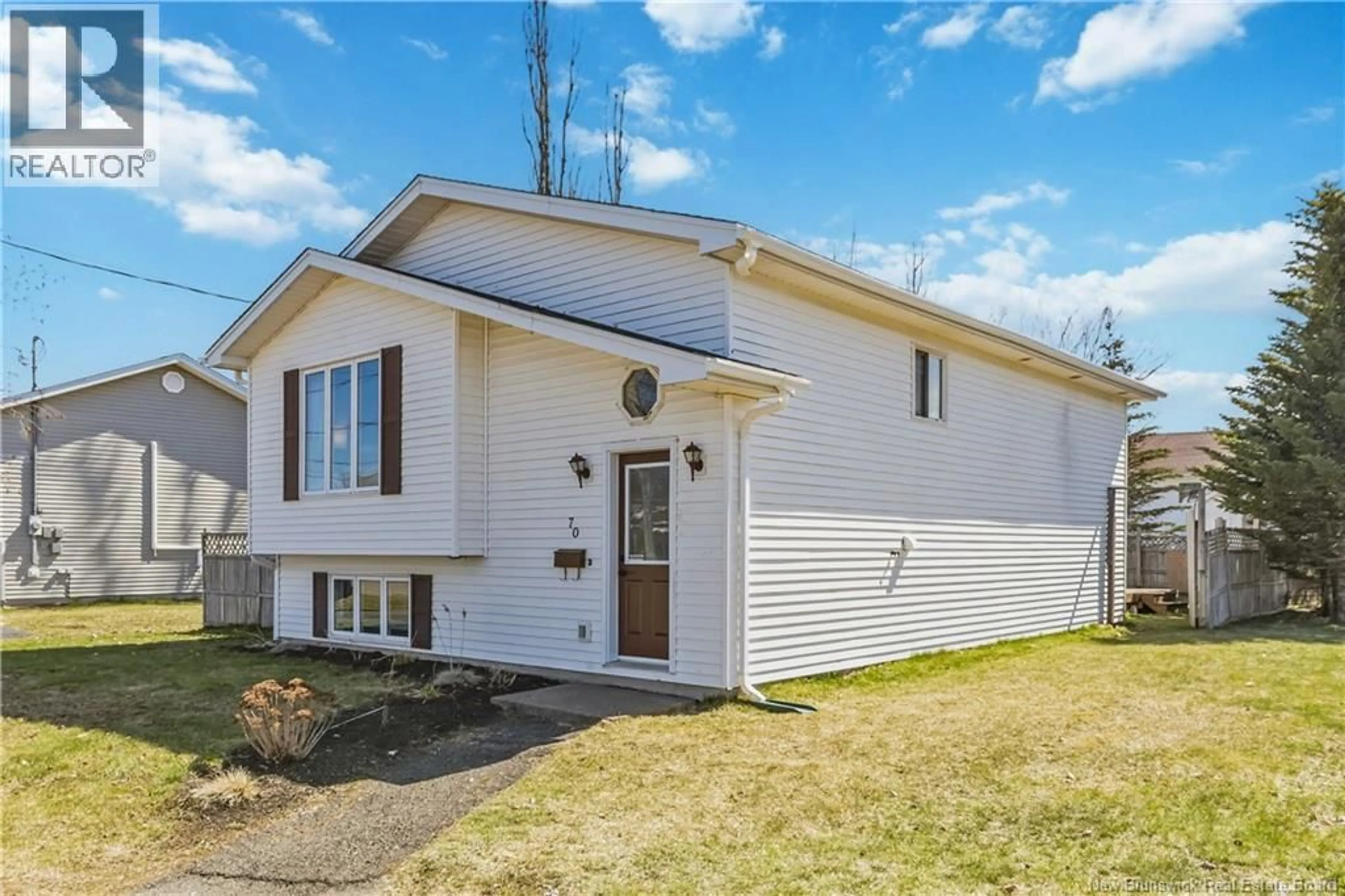 Home with vinyl exterior material, street for 70 BONAVISTA COURT, Moncton New Brunswick E1G2H4