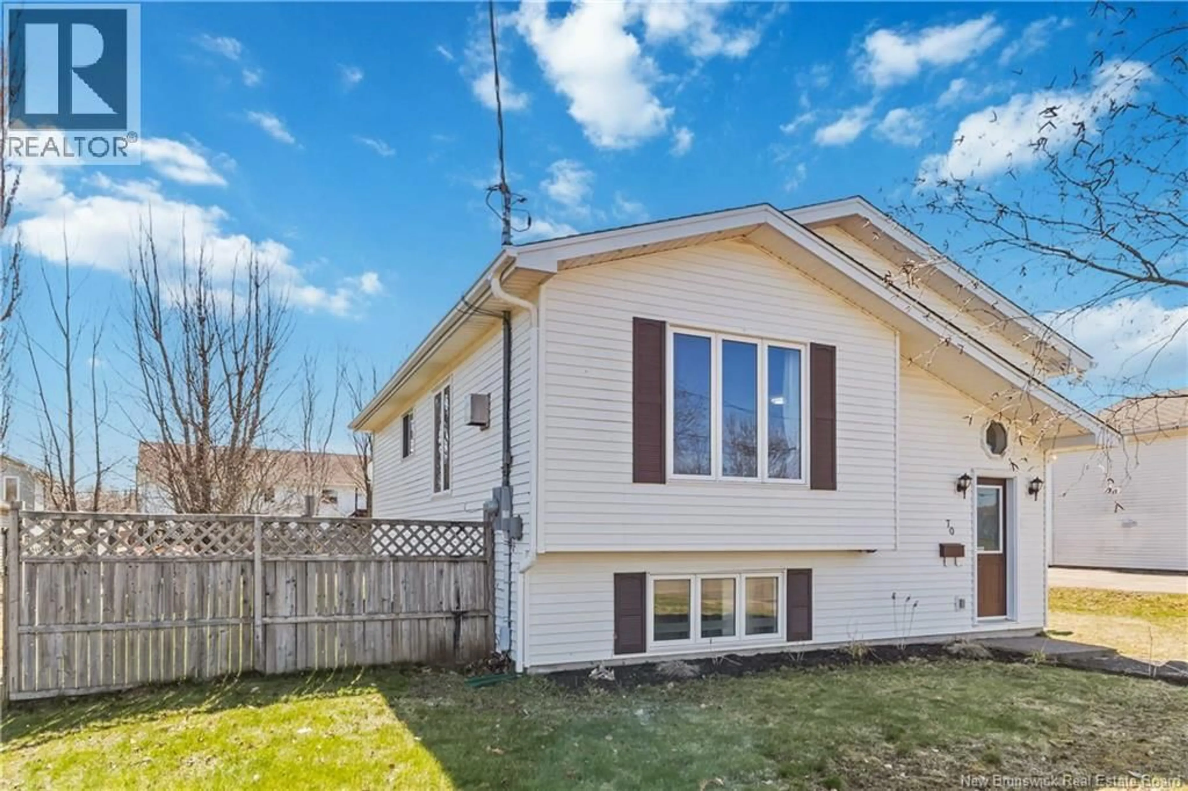 Home with vinyl exterior material, street for 70 BONAVISTA COURT, Moncton New Brunswick E1G2H4