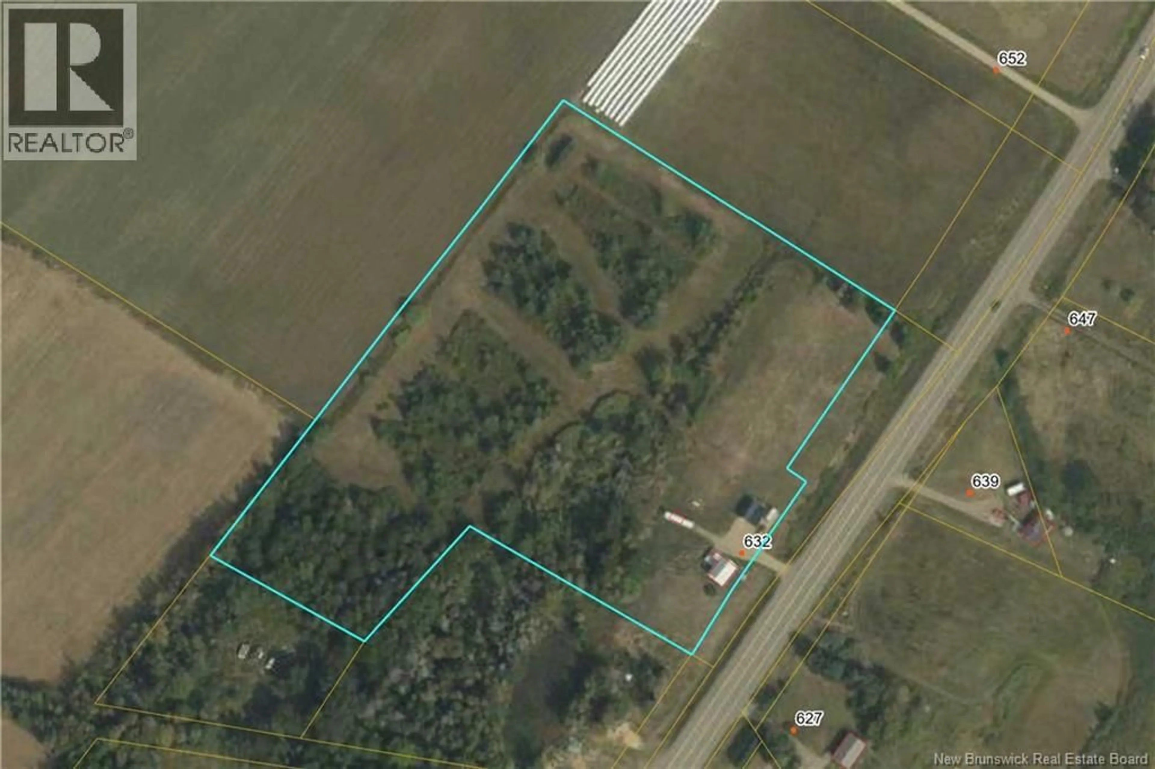 A pic from outside/outdoor area/front of a property/back of a property/a pic from drone, building for 632 ROUTE 16, Pointe de Bute New Brunswick E4L2N5