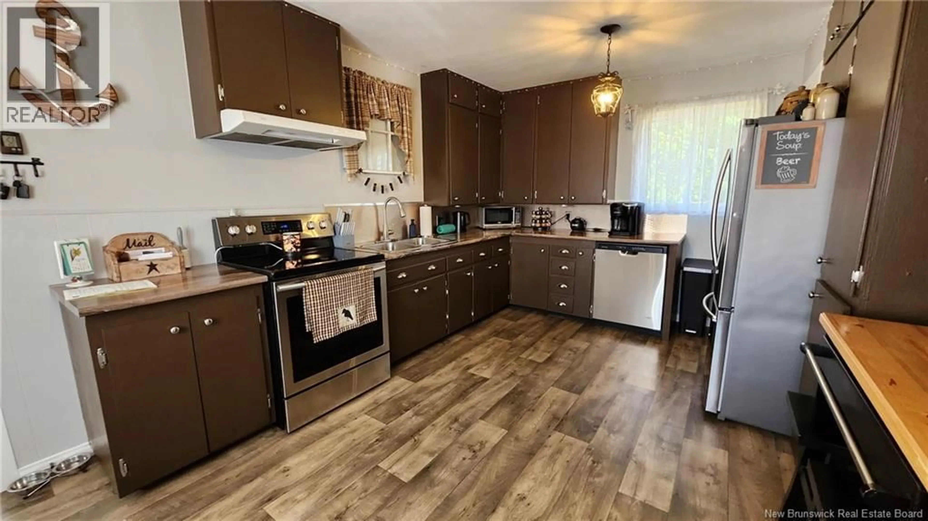 Standard kitchen, wood/laminate floor for 1129 PRINCIPALE STREET, Saint-Basile New Brunswick E7C1M1