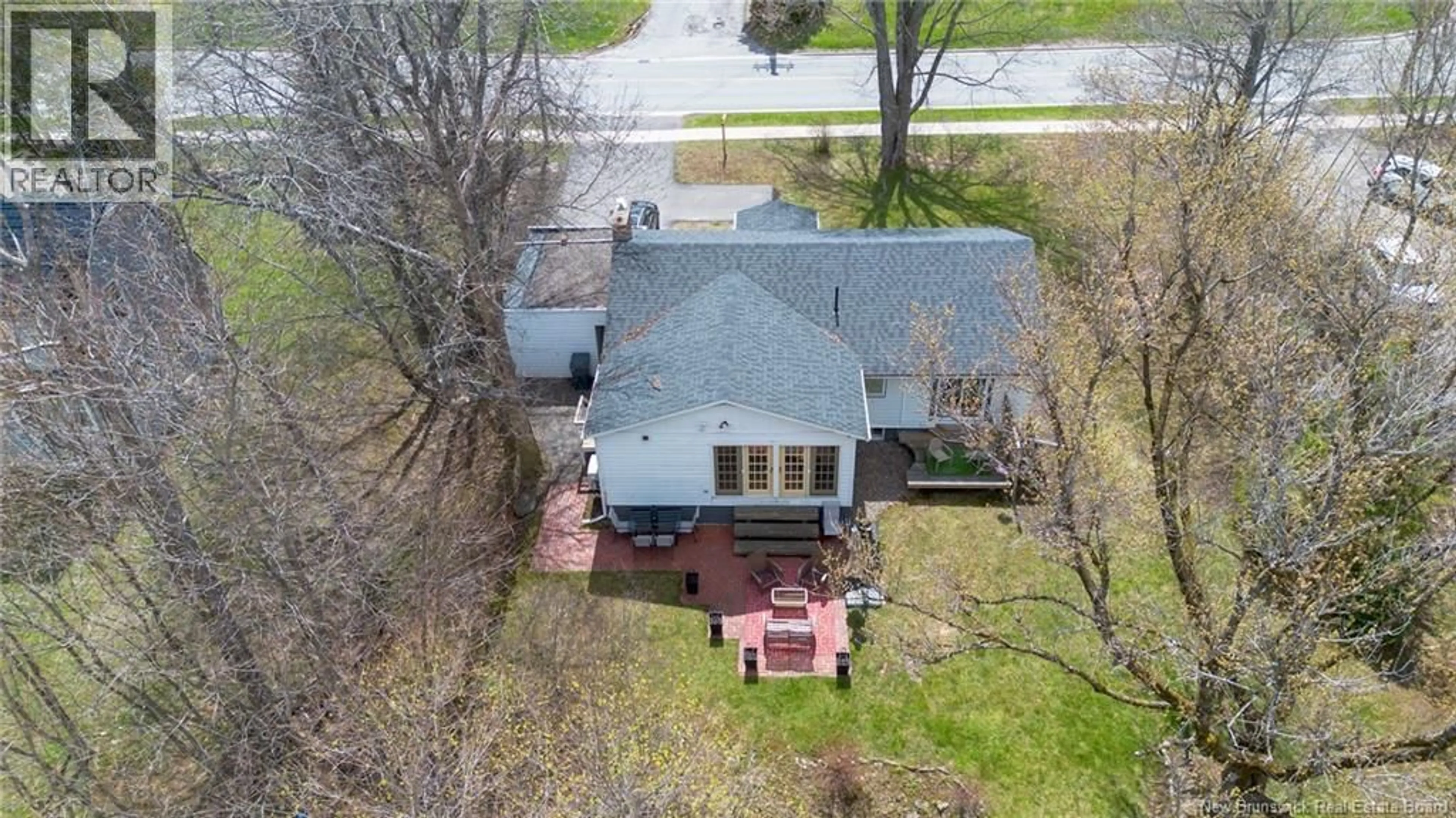 A pic from outside/outdoor area/front of a property/back of a property/a pic from drone, unknown for 559 MONTGOMERY STREET, Fredericton New Brunswick E3B2X6