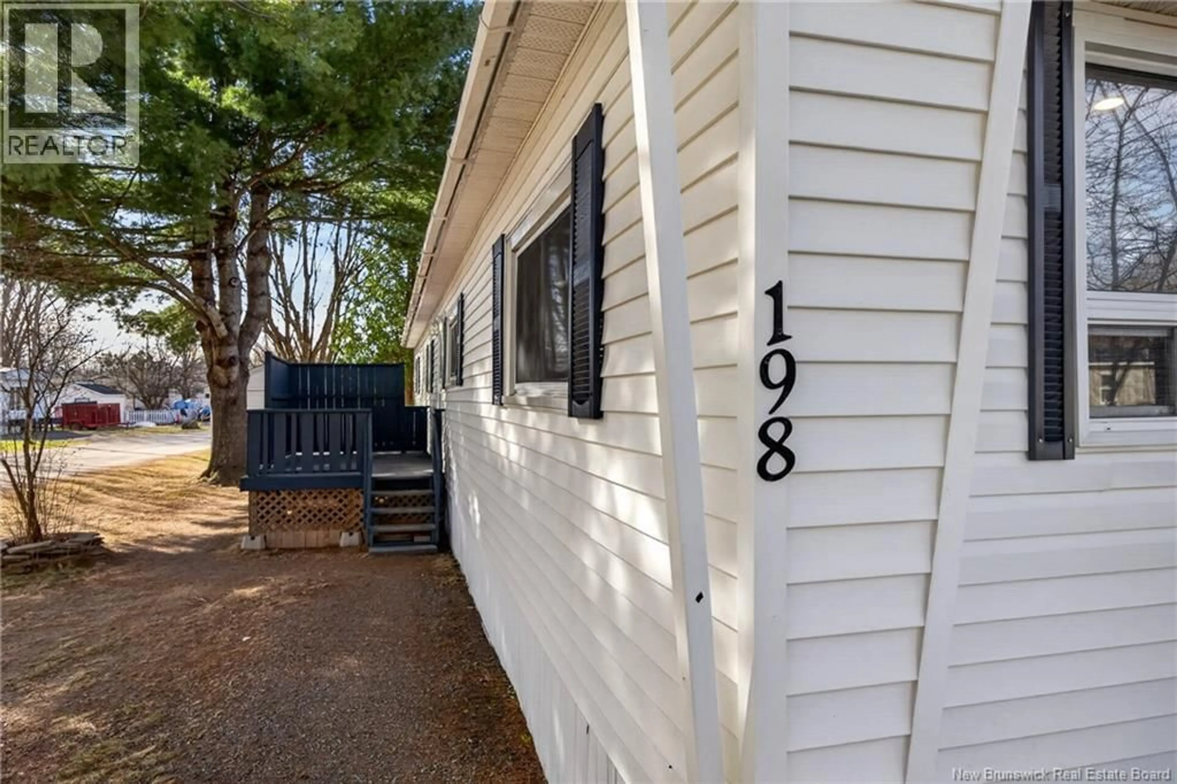 Home with vinyl exterior material, street for 198 MOORE STREET, Lincoln New Brunswick E3B8L8