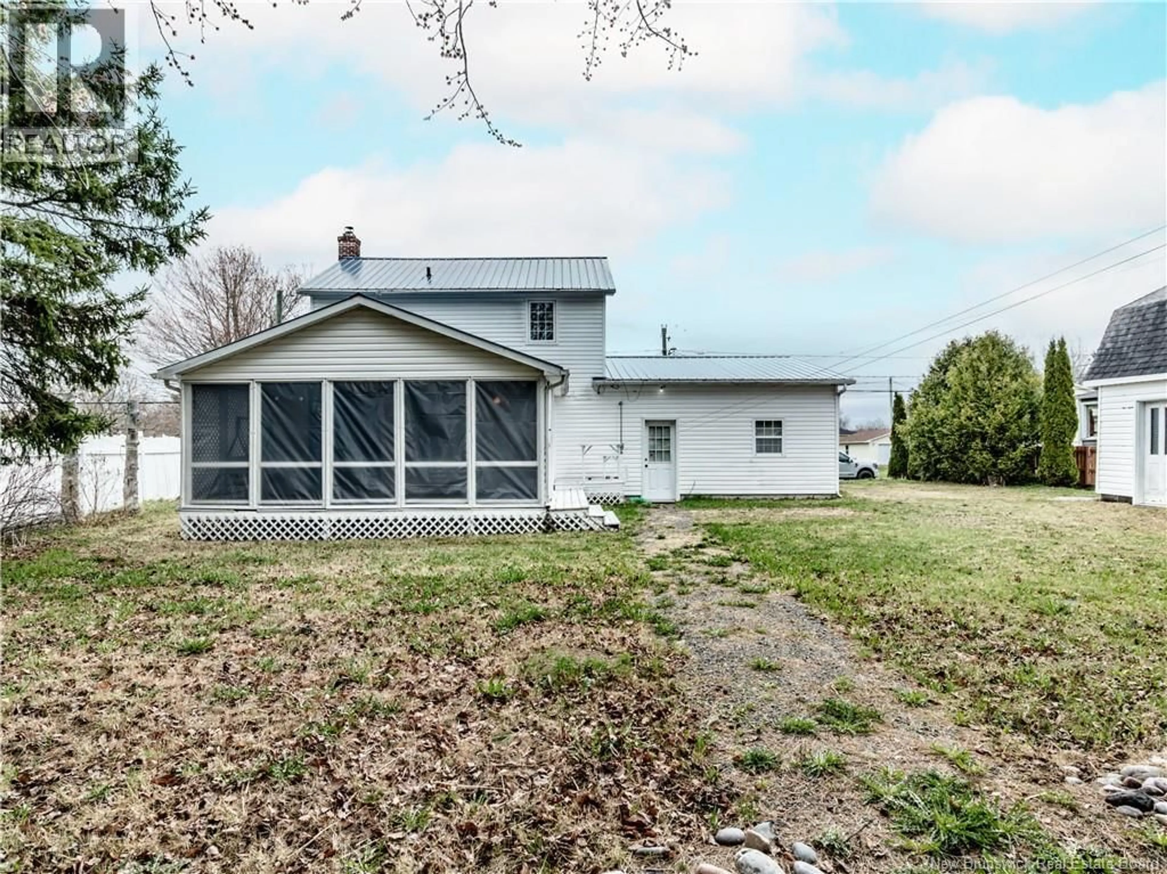 A pic from outside/outdoor area/front of a property/back of a property/a pic from drone, unknown for 12 GERARD STREET, Saint-Antoine New Brunswick E4U1A8