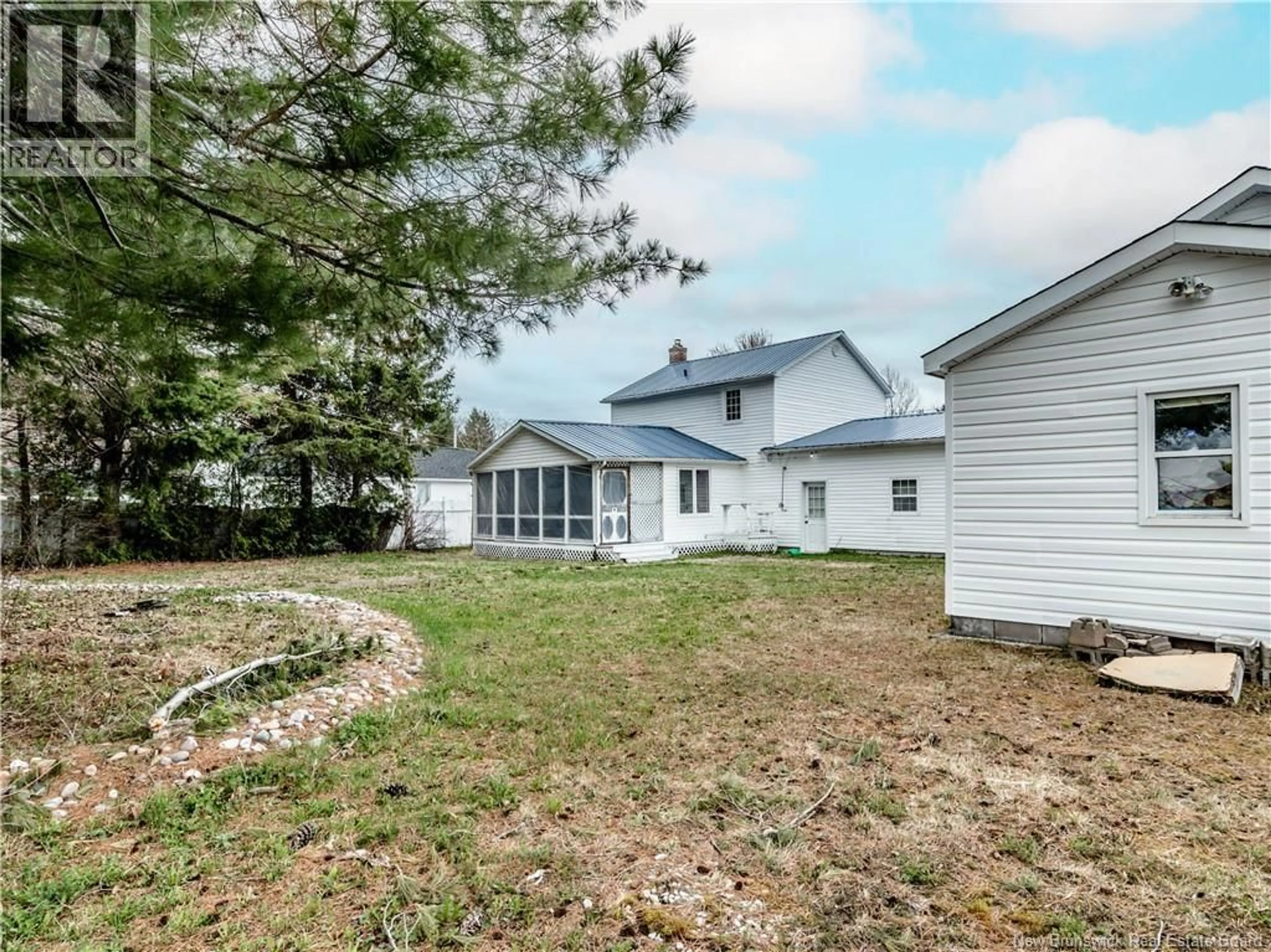 A pic from outside/outdoor area/front of a property/back of a property/a pic from drone, unknown for 12 GERARD STREET, Saint-Antoine New Brunswick E4U1A8