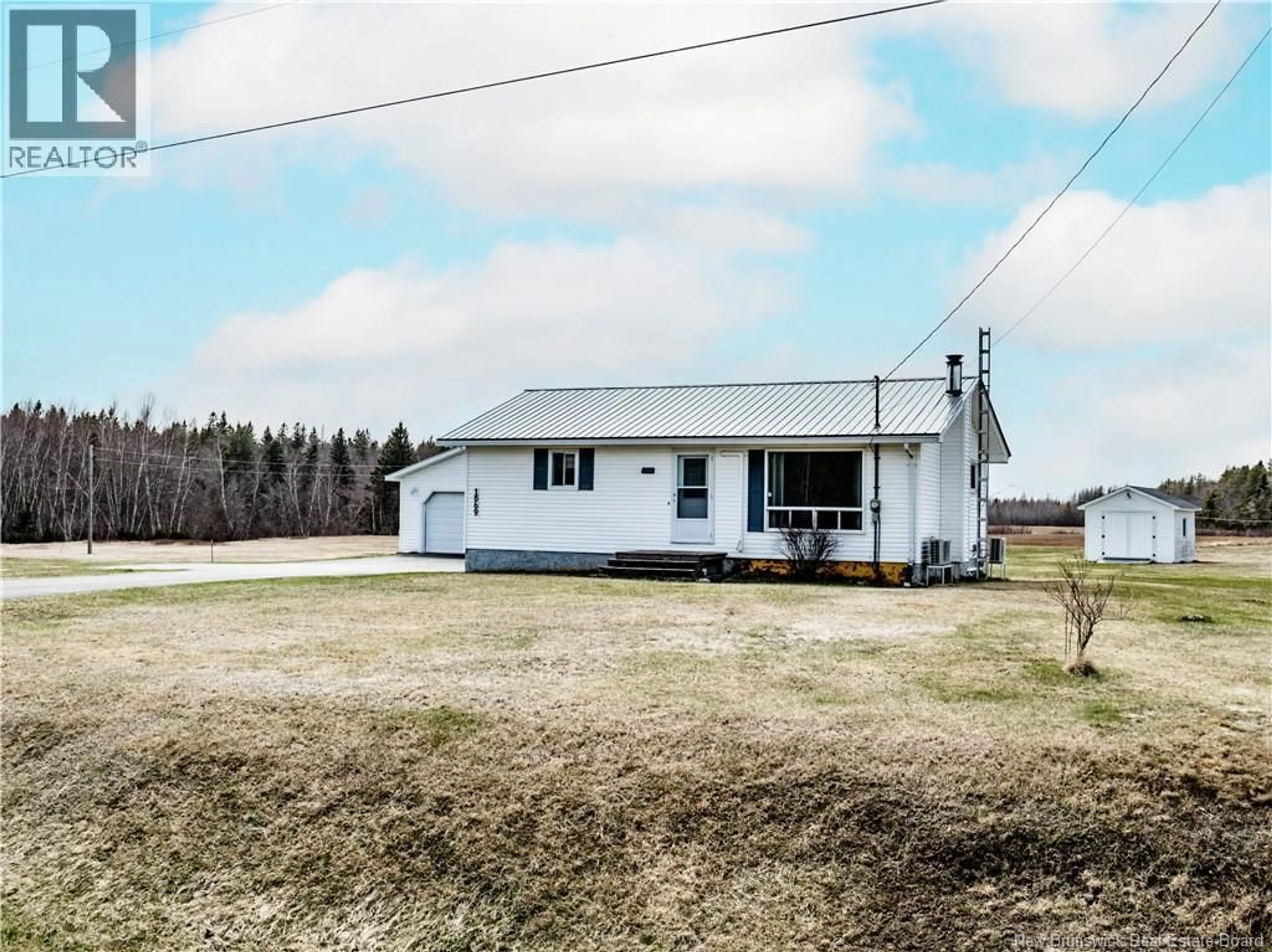 A pic from outside/outdoor area/front of a property/back of a property/a pic from drone, building for 1569 ROUTE 505, Richiboucto-Village New Brunswick E4W1L9