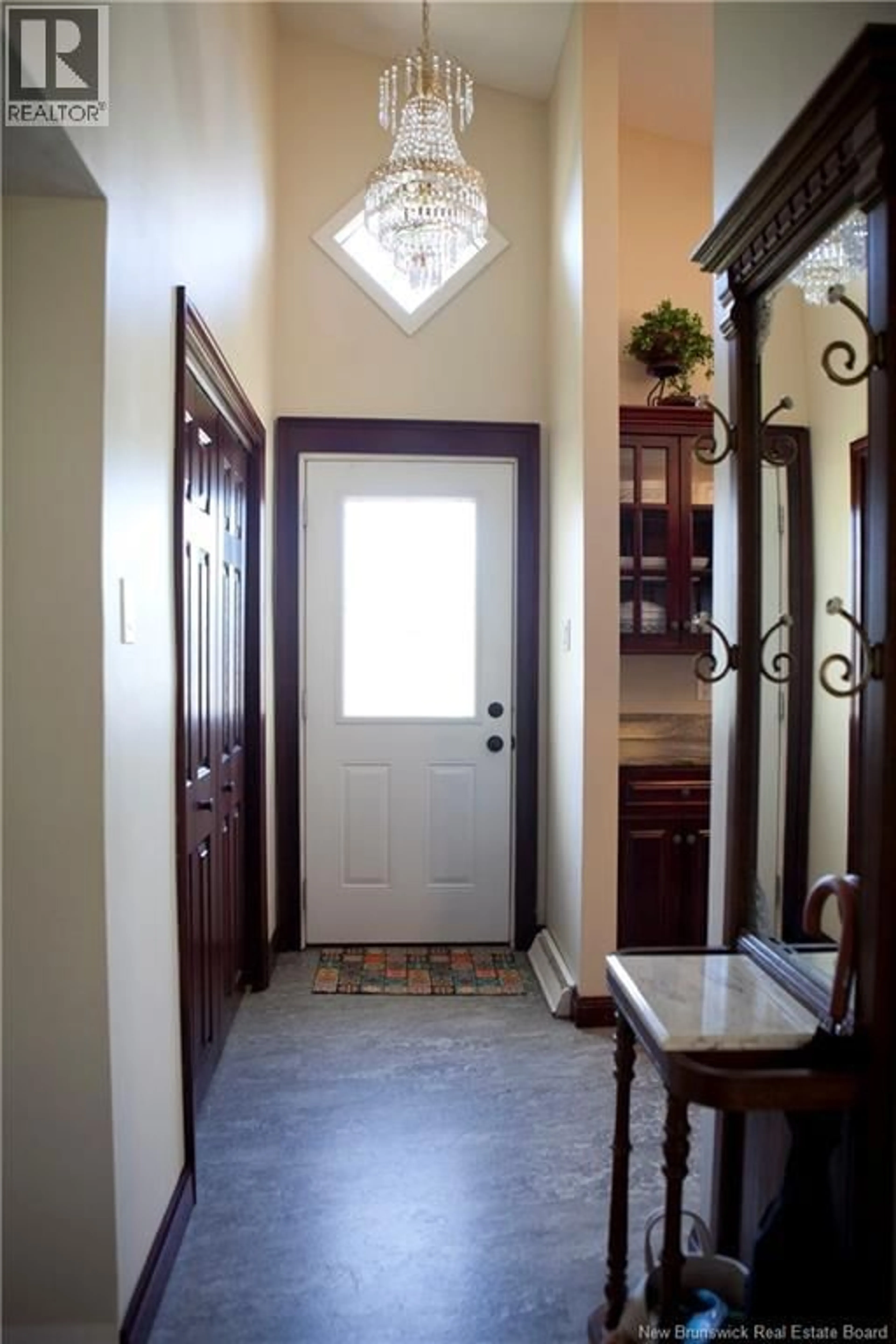Indoor entryway for 158 ST. JAMES STREET, Woodstock New Brunswick E7M2T7