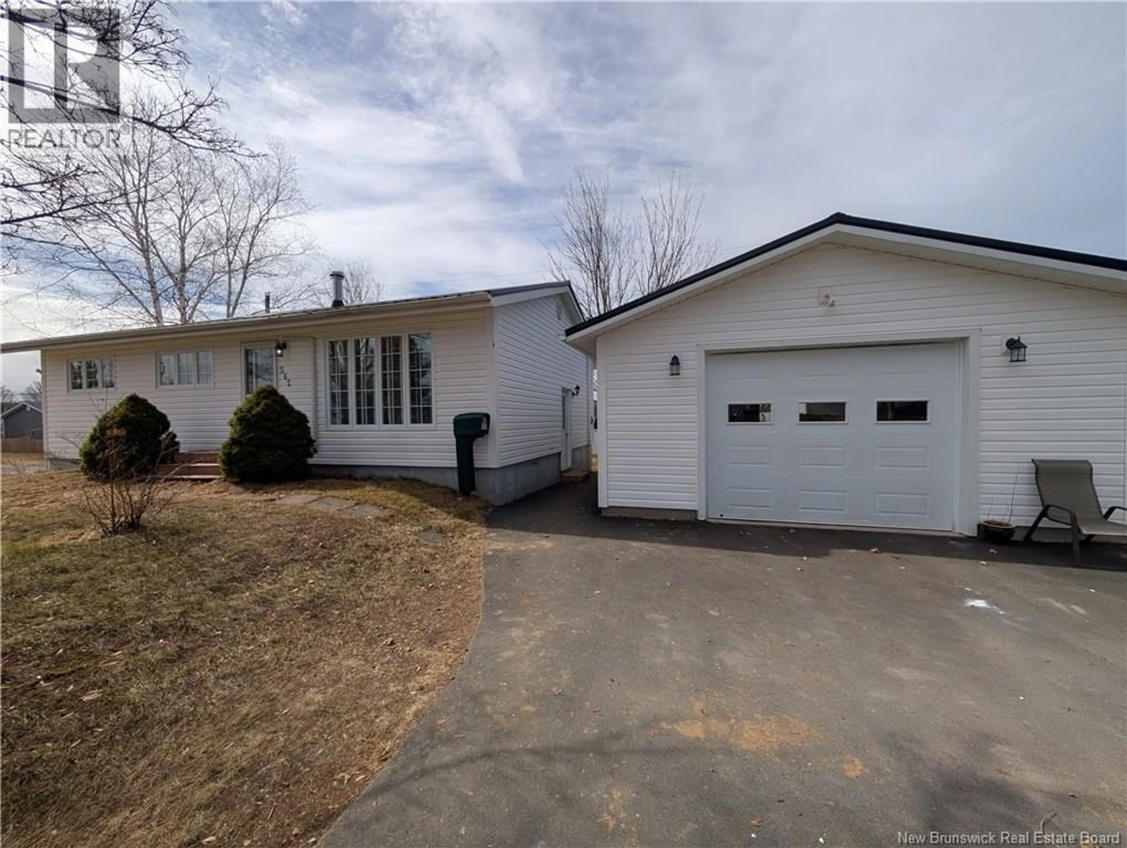 Home with vinyl exterior material, street for 562 FLEET, Bathurst New Brunswick E2A4H1