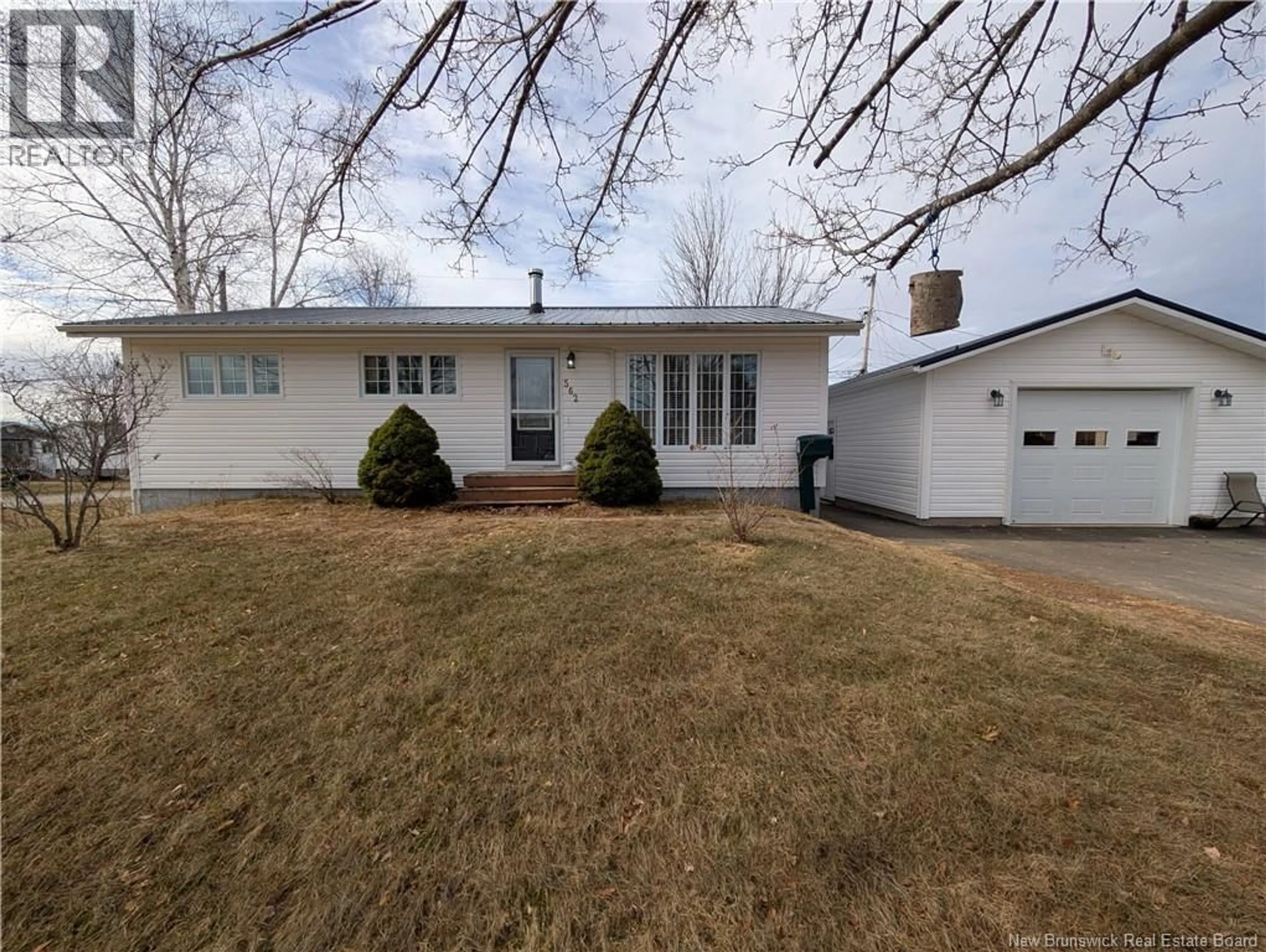 Home with vinyl exterior material, street for 562 FLEET, Bathurst New Brunswick E2A4H1