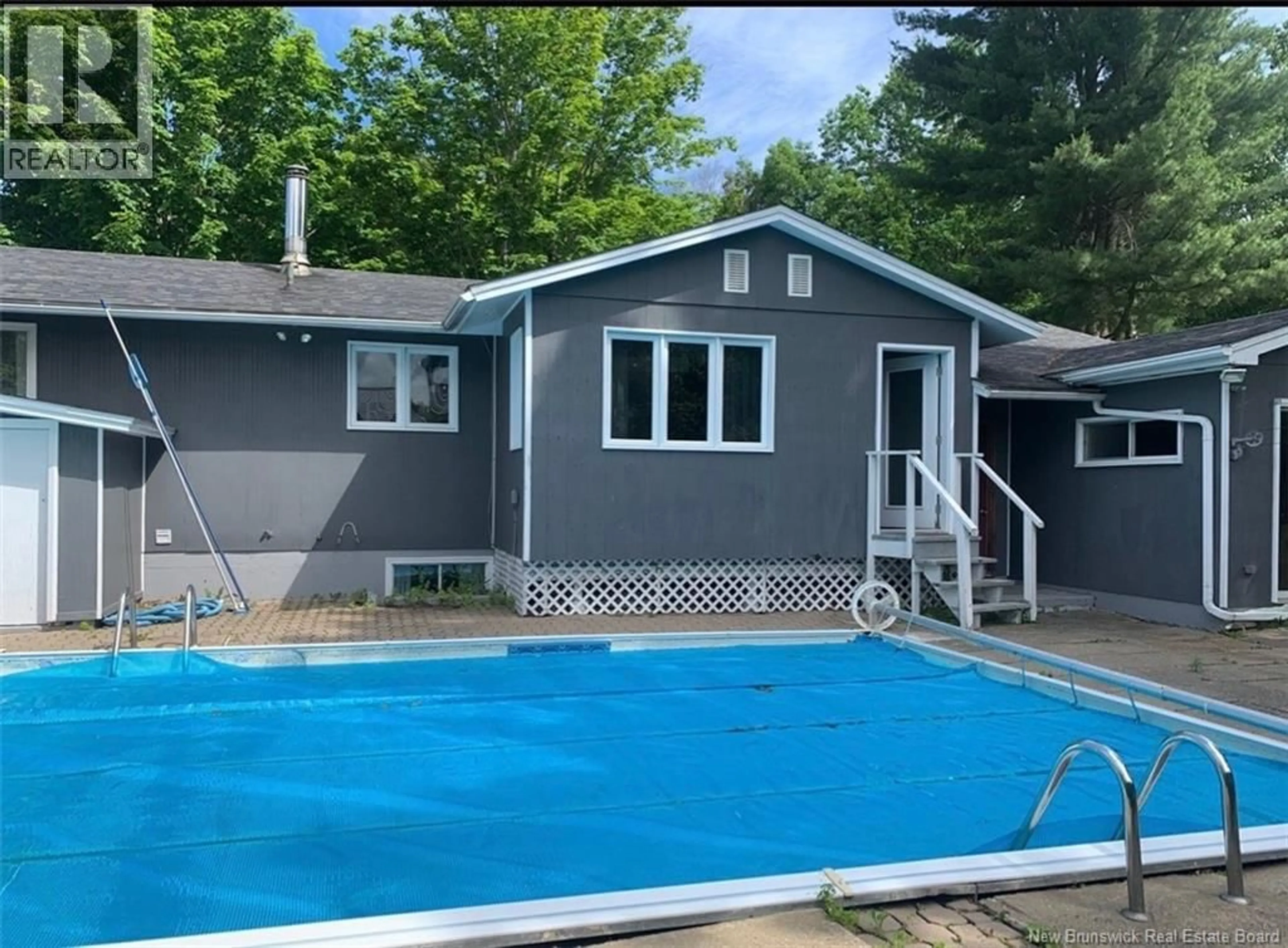 Home with vinyl exterior material, water/lake/river/ocean view for 151 ST JOHN STREET, Woodstock New Brunswick E7M2T9