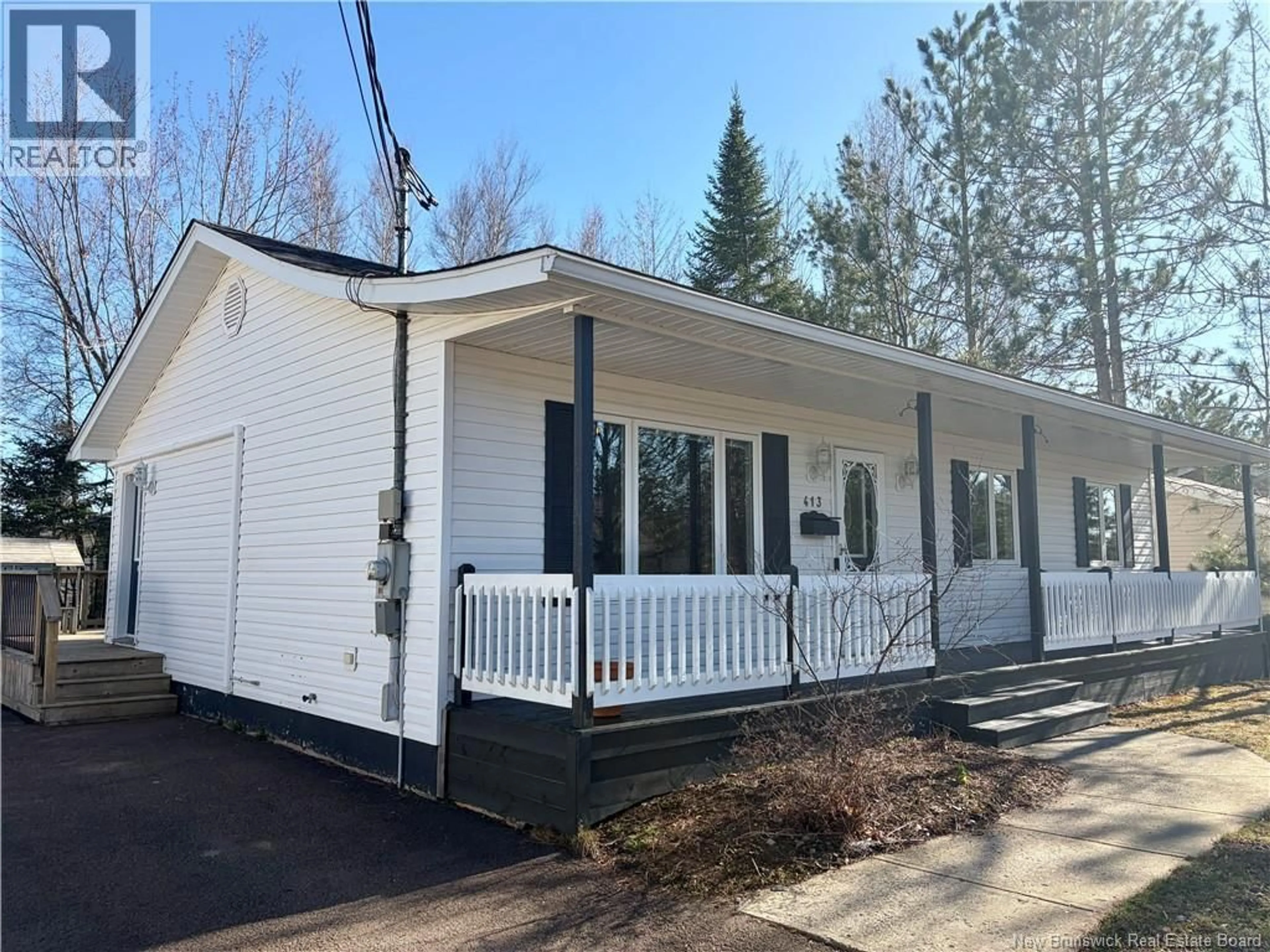 Home with vinyl exterior material, unknown for 413 MANDEVILLE STREET, Dieppe New Brunswick E1A6W1