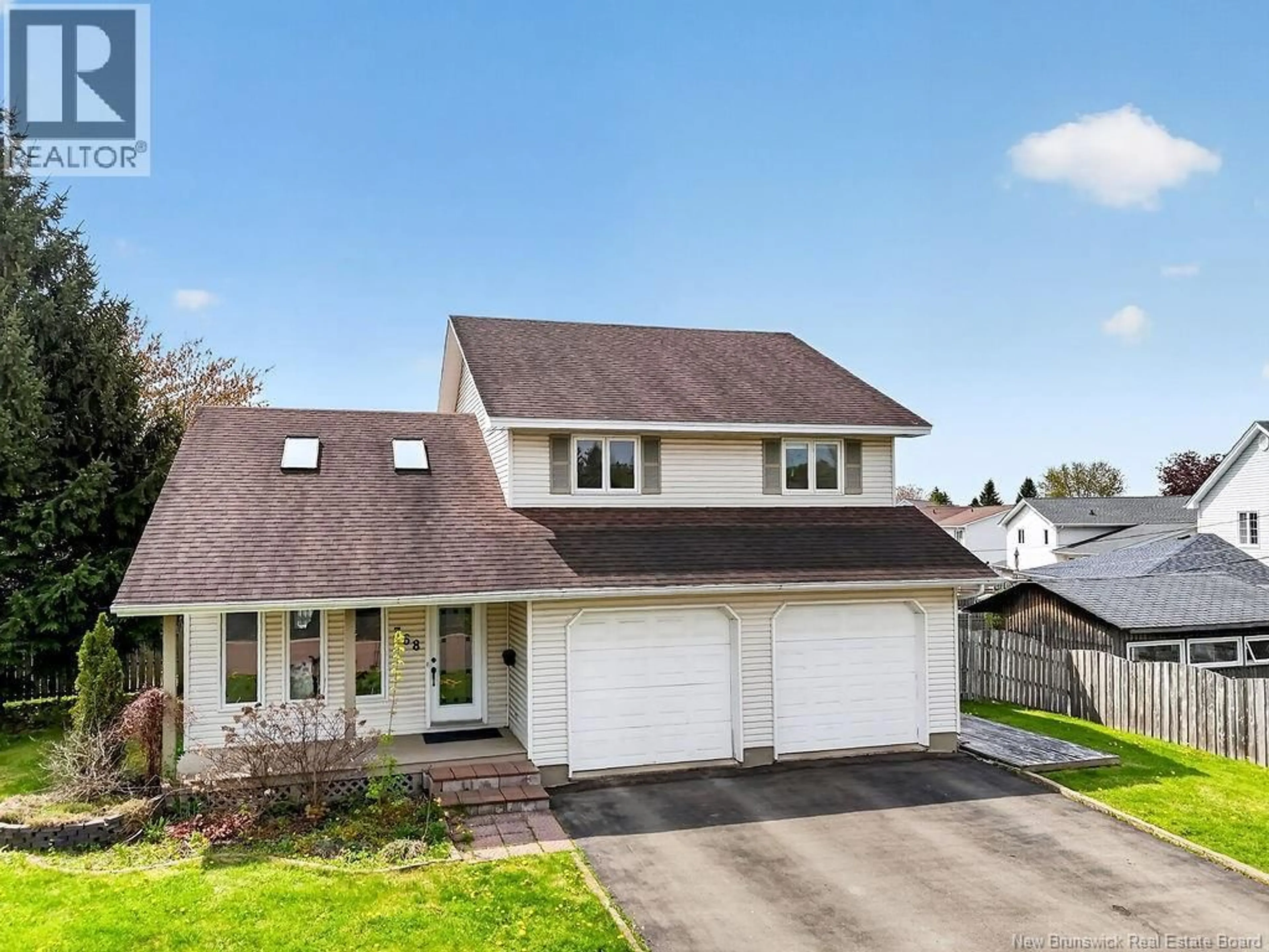 Home with vinyl exterior material, street for 368 GASPE STREET, Dieppe New Brunswick E1A6T6