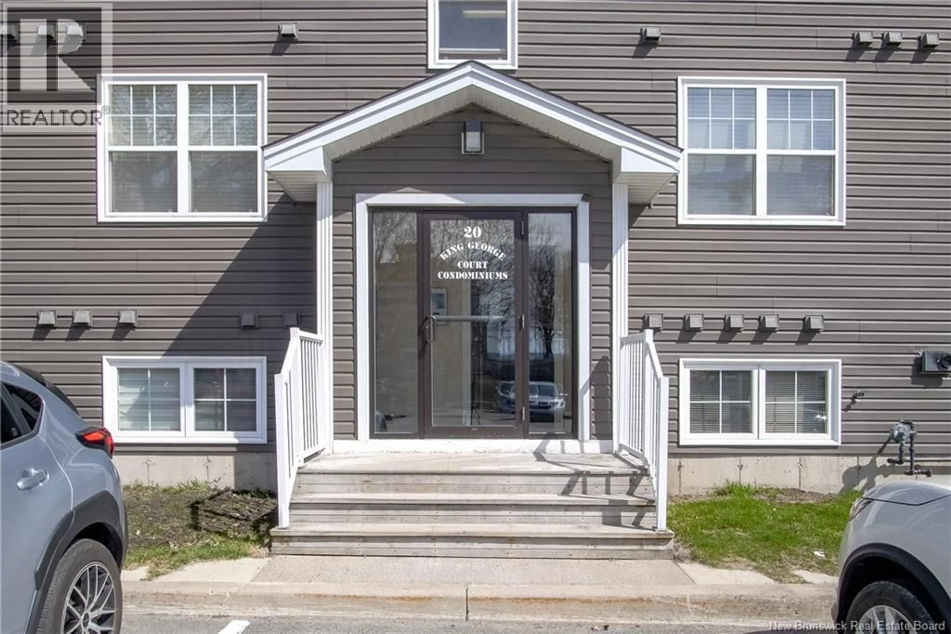 Indoor entryway for 302 - 20 KING GEORGE COURT, Saint John New Brunswick E2K1B2