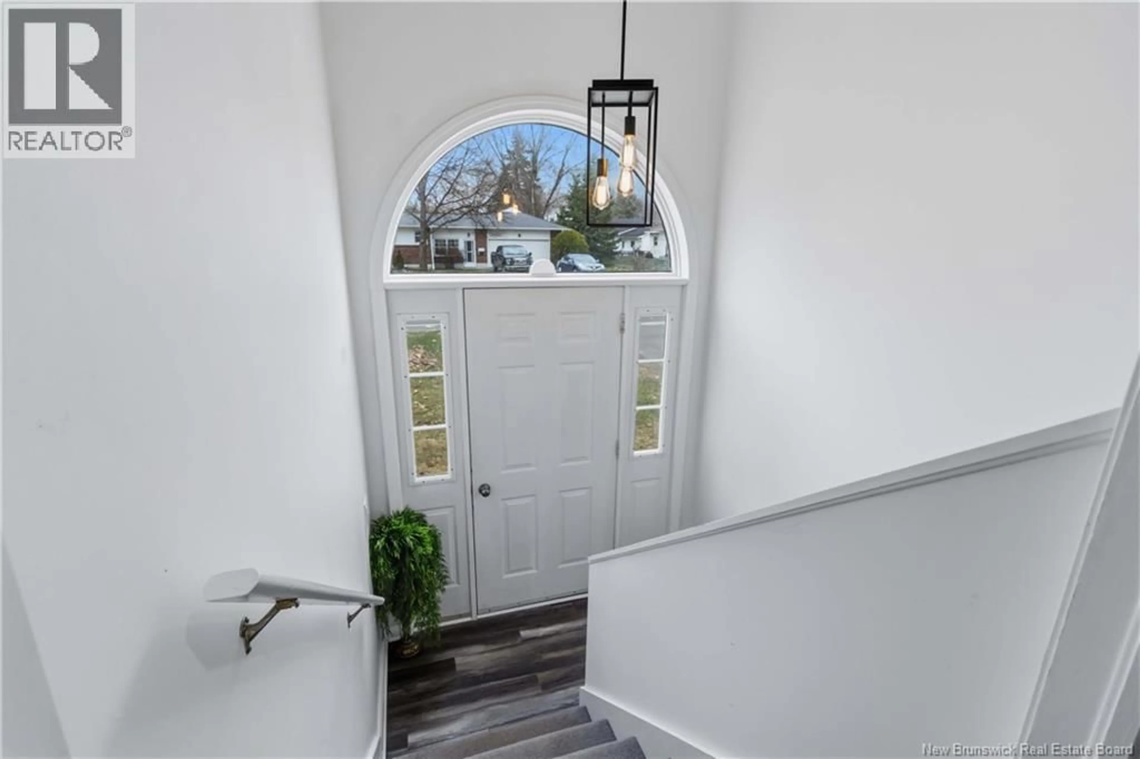 Indoor entryway for 154 SUNSET DRIVE, Fredericton New Brunswick E3A1A3
