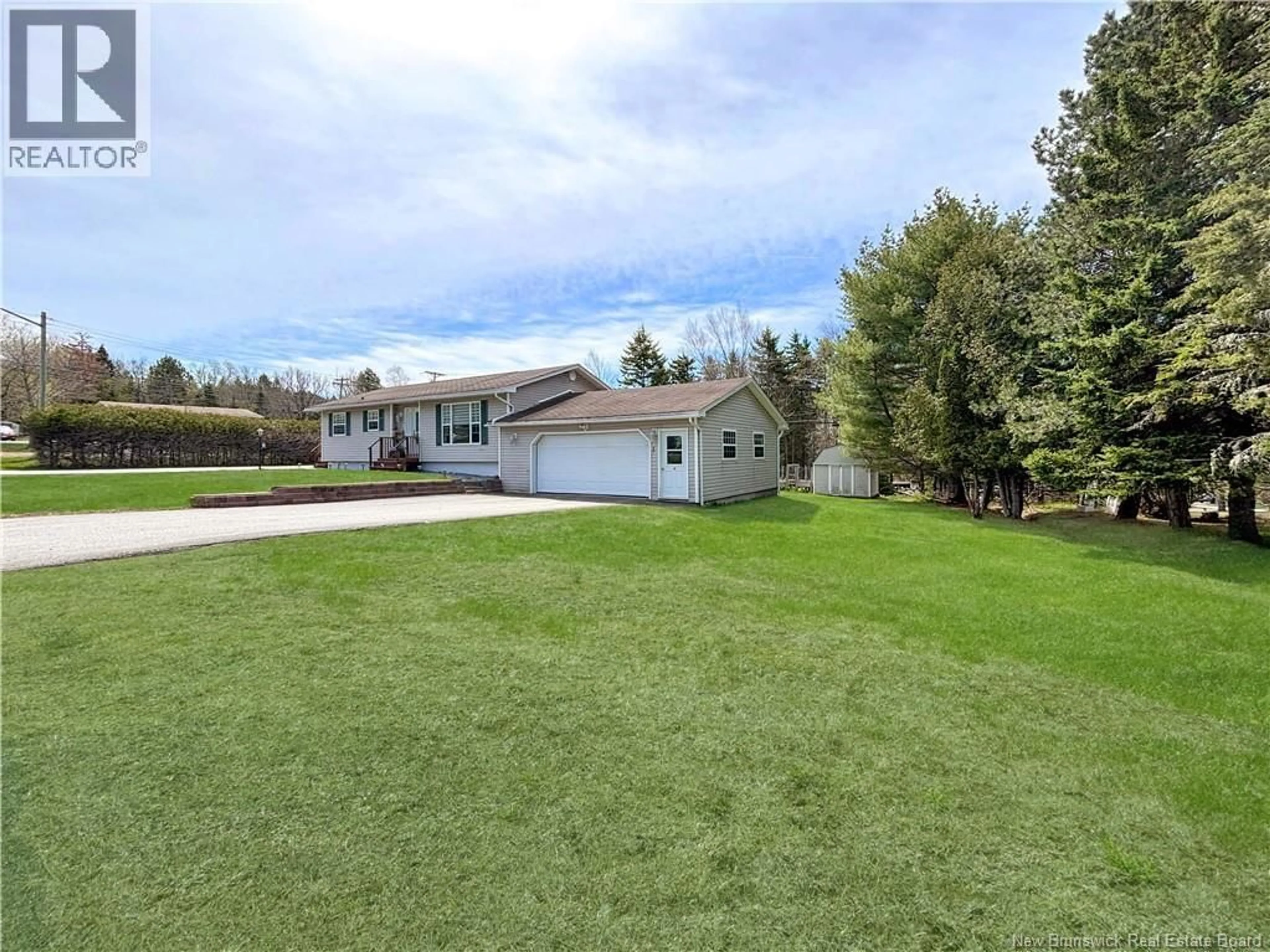 A pic from outside/outdoor area/front of a property/back of a property/a pic from drone, water/lake/river/ocean view for 1 GRANT DRIVE, Quispamsis New Brunswick E2E1A3