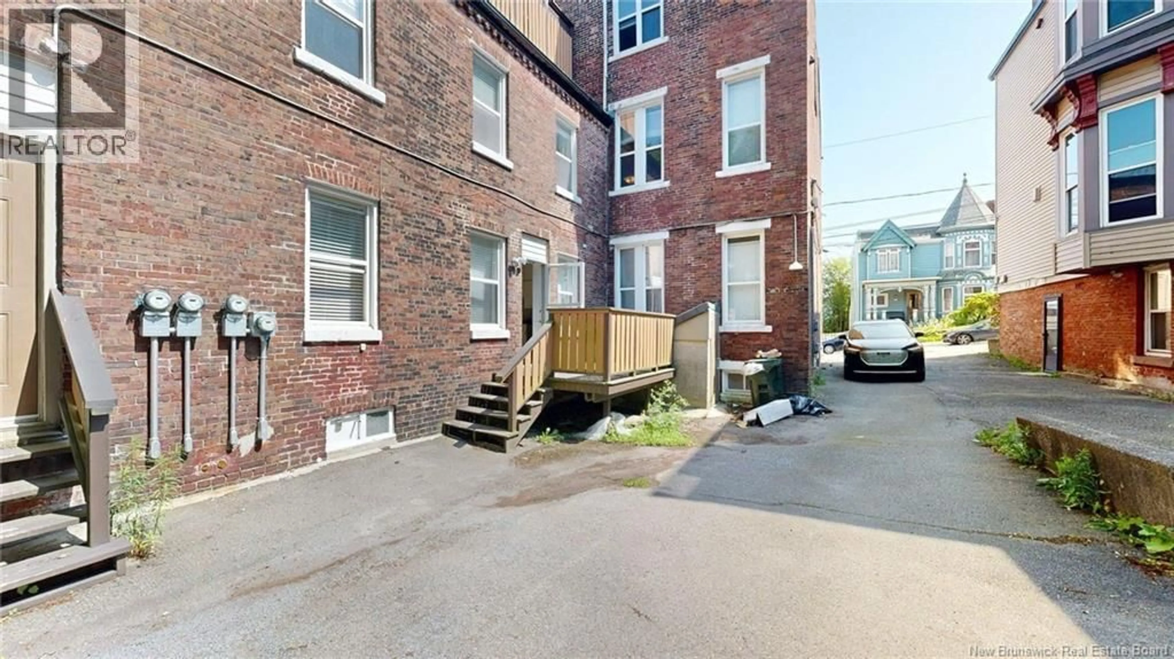 Patio, street for 127 LEINSTER STREET, Saint John New Brunswick E2L1J4