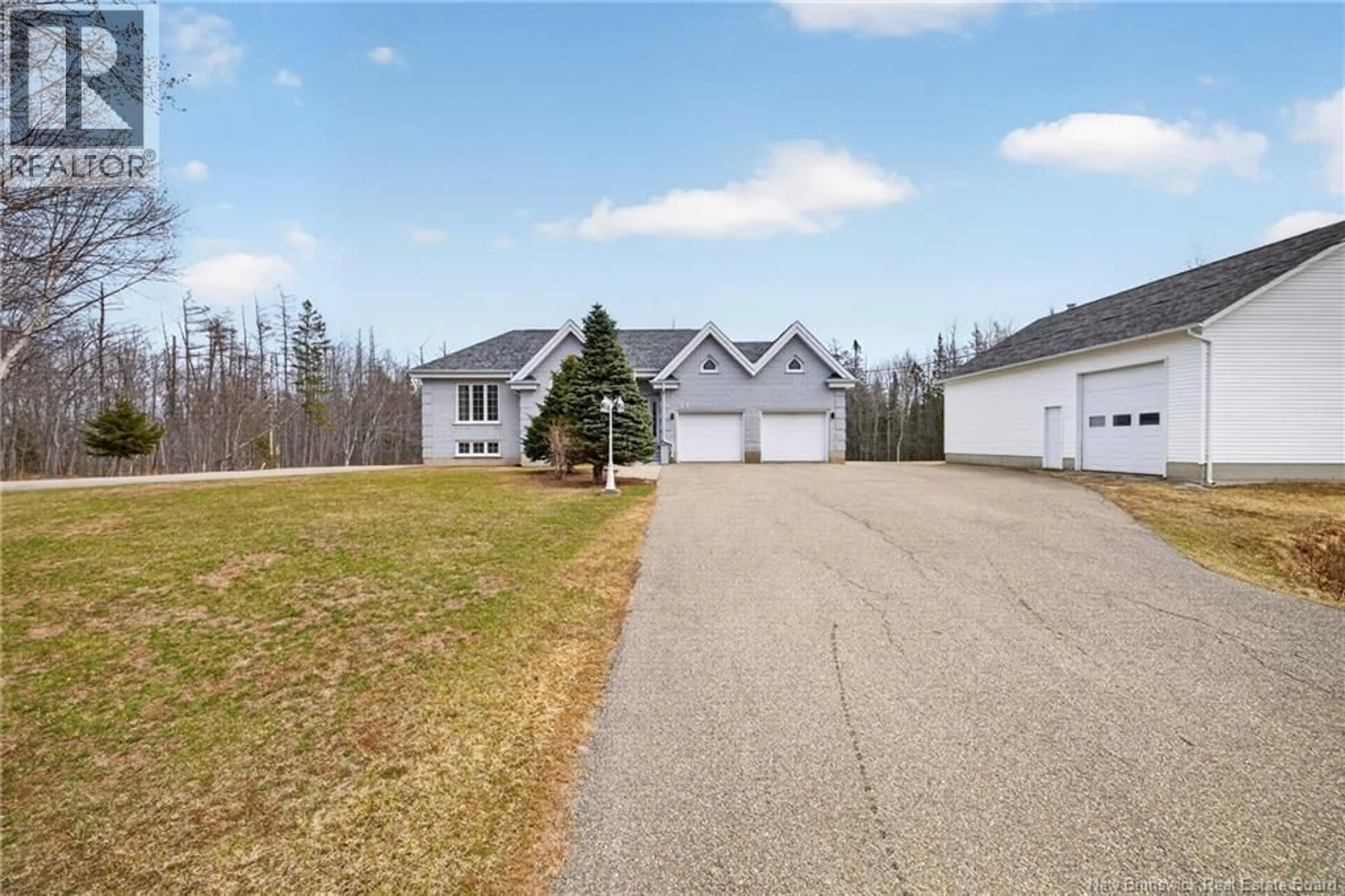 A pic from outside/outdoor area/front of a property/back of a property/a pic from drone, street for 53 RUE MALLET, Haut-Shippagan New Brunswick E8S2S2